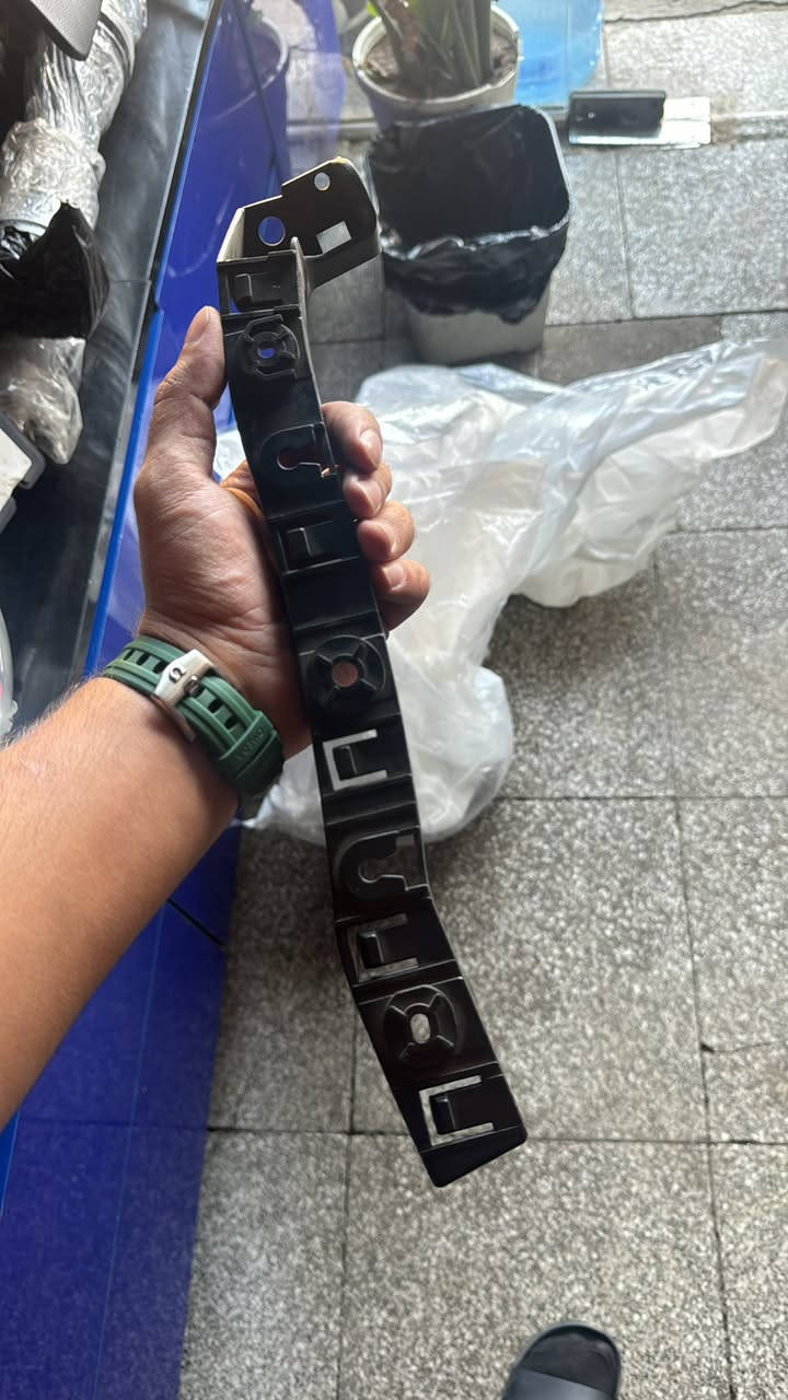 السلام عليكم ورحمه الله 🌹🌹
ادوات احتياطية جيب بزون 🌟

جديد - مستعمل ✔️

محل محمد النقاش 

ادوات صدر مع وجود ورشة صيانه 🔧

زيوت فلاتر 

ادوات محرك 🧰

العنوان : بغداد ساحة الطيران ش الشيخ عمر 📍

 📞 ***********
