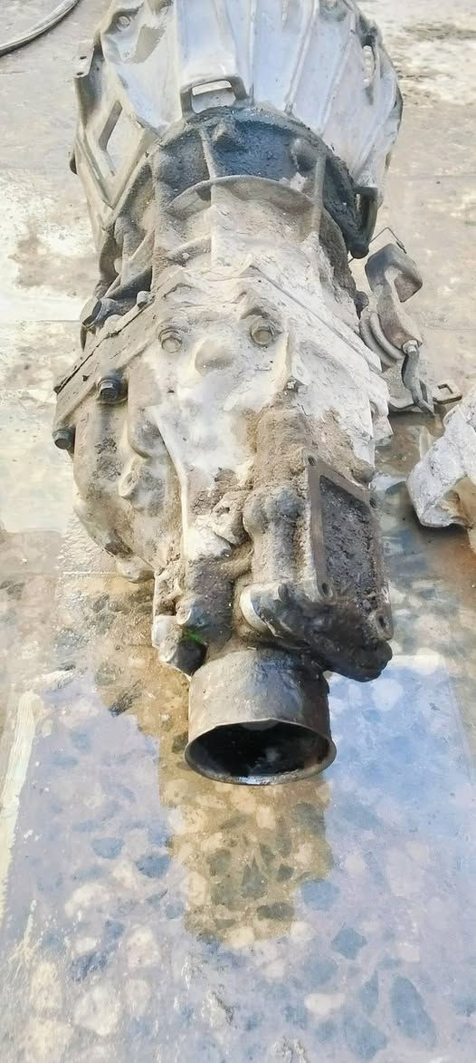 السلام عليكم كير جنبي چ2موديل 2014 كير كلشي ما بي بس الثاني يفلت السعر 300وبي مجال الرقم***********
