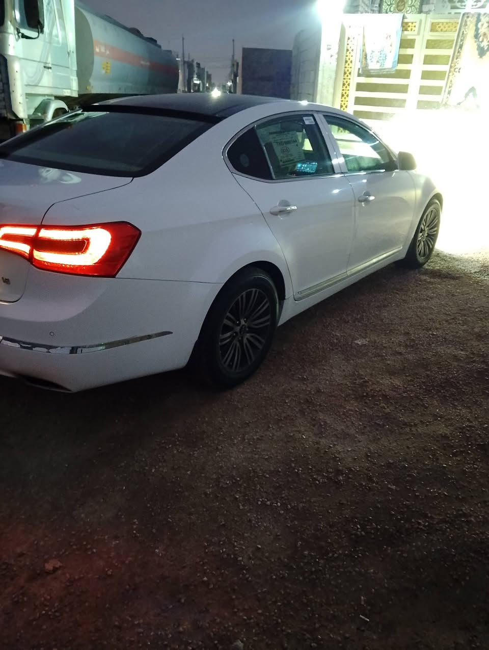 سلام عليكم للبيع كيا كادنزا 2011 خليجي فول مواصفات عده البصمه رقم اربيل الدولي تريد تحويل تريد وكاله سياره شرط جديده داخل وخارج احلى من الصور مكفوله عده البنيد فقط بي صبغ سياره جاهزه مابيهه نقص برغي السعر 120 وبيهه مجال مكان الرمادي رقم الهاتف ***********
