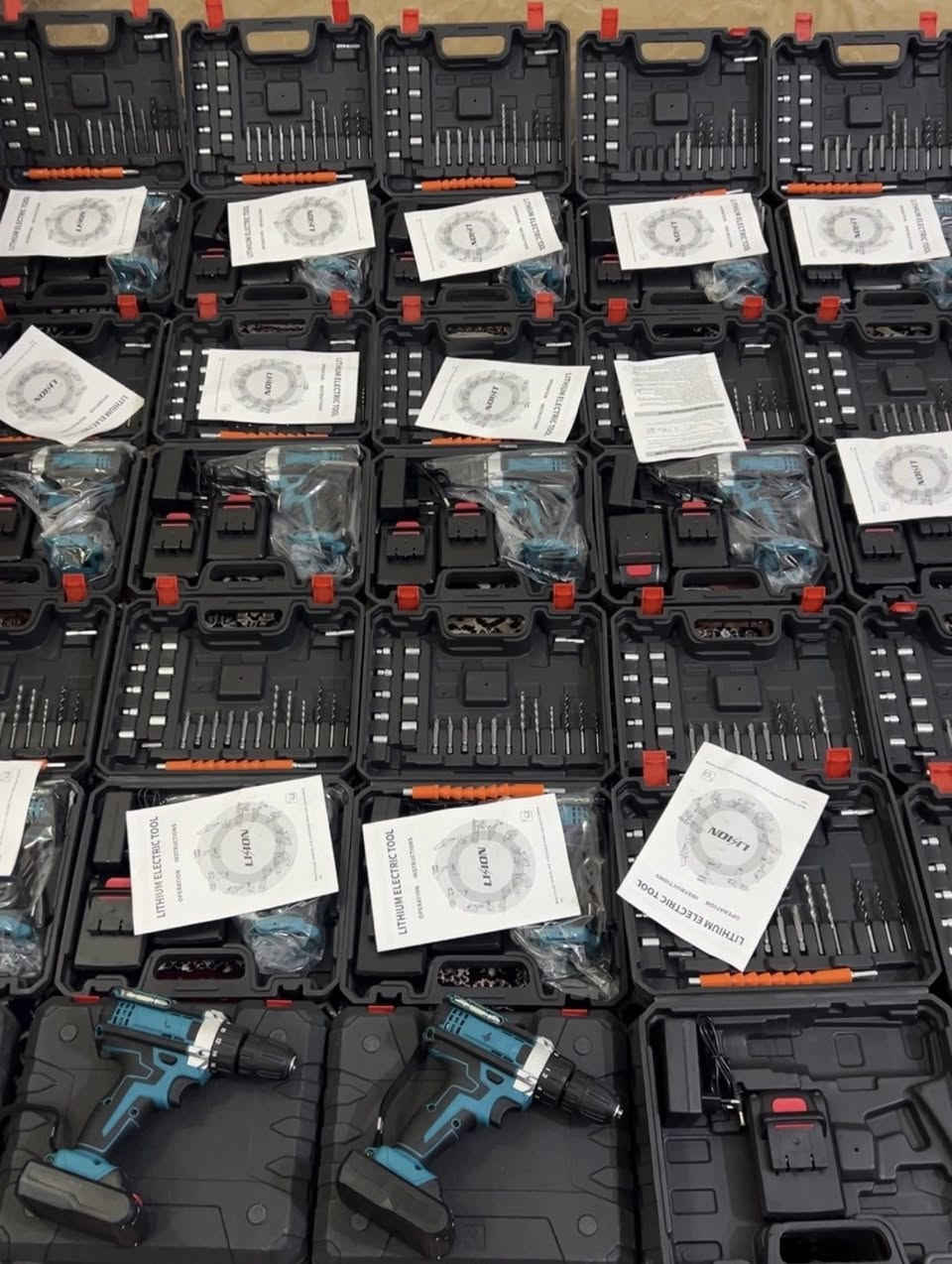 السلام عليكم 
دريل شحن اصلي. ضمان سعر القطعه 18 الف
توصيل مجاني داخل الضلوعيه موجود توصيل محافظات 🚚
***********
