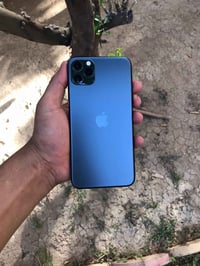 آيفون 11 برو ماكس للبيع نضيف حيل ومرتب بطاريه 93 ملحقات شاحن+كفرات  ال...