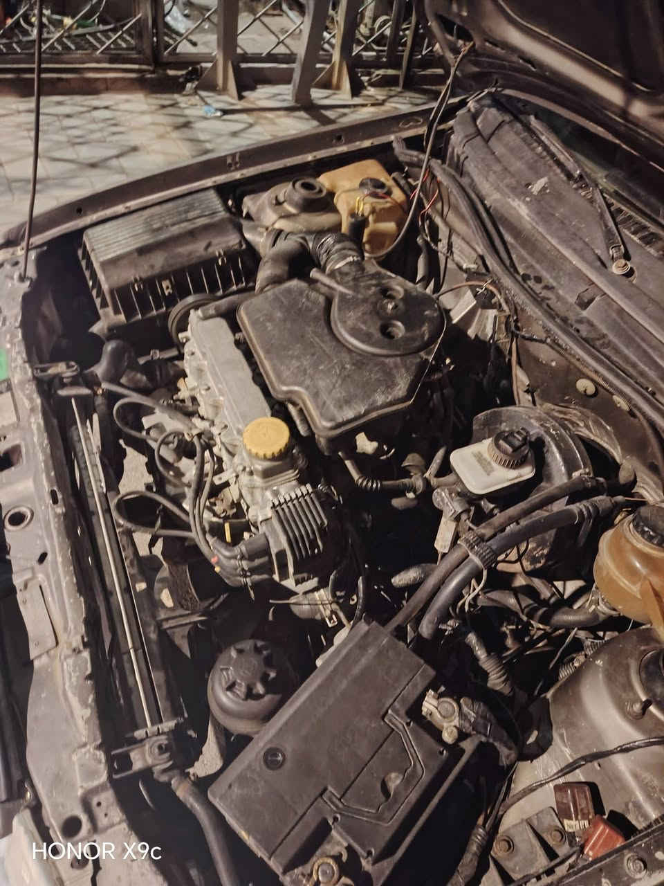 سلام عليكم وبل ستره ستيشن مديل ٩٢ للبيع سياره بسمي بلاديه مكينه وكير خير من الله سعر30 وبها مجال متواجد فيس ورقم الهاتف  ***********
