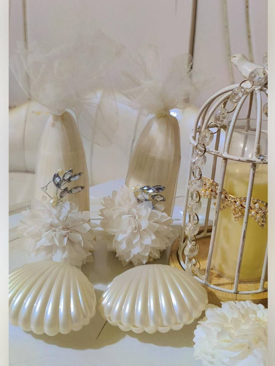 كوشاتنا تليق بفخامة لحظاتكم 💍 ، لان لحظة العمر تستحق الأجمل 🤍ذوق وفخامة التفاصيل تحكي 

يوجد خدمة توصيل ***********
