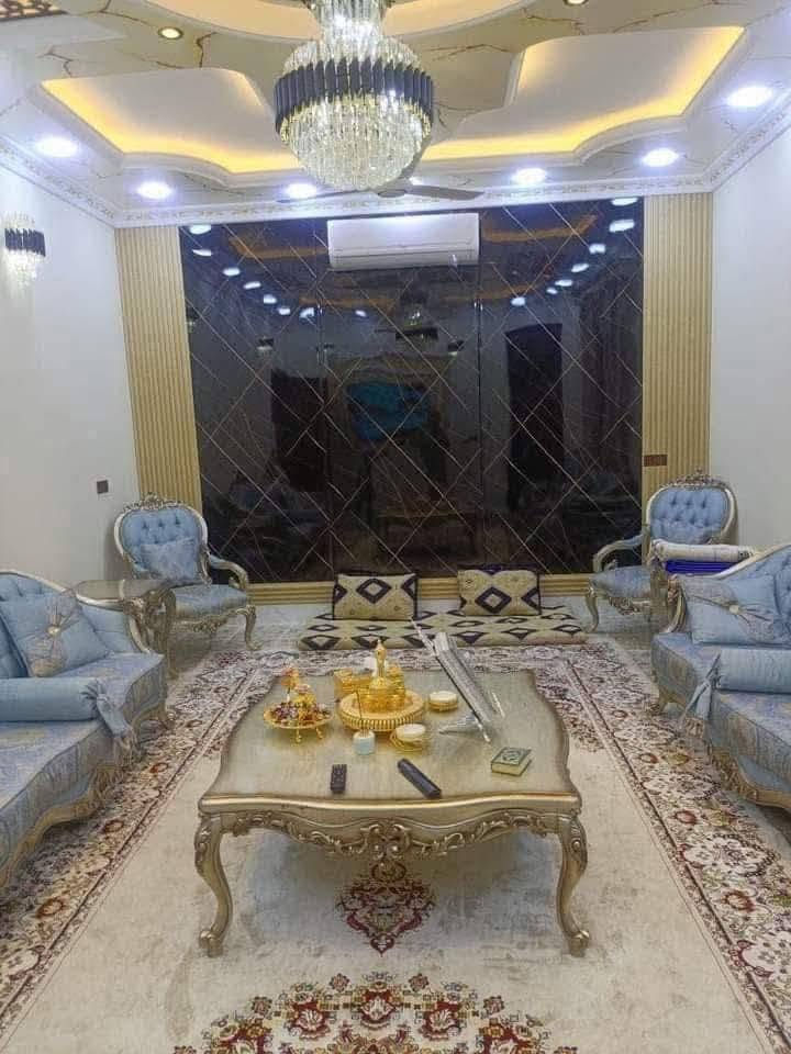 تسلسل: 1211
🟢دار ركن للبيع في الفلوجة حي الجولان قرب جامع ابو ايوب الانصاري
            
                     📢 على بركة الله 📢

📍نوع الملك = طابو صرف سند   
📍المساحة بالسند : ١٧٥ م٢
📍المساحة واقع الحال تقريباً : ٢٠٤ م٢
📍الوجه: ١٢ م و النزال  : ١٧ م
📍 ركن على ثلاث شوارع : ٨م ❌ ٨م ❌ ٦ م
📍بناء طابوق ٢٠٢٣

🟢مشيدات الدار للطابق الاول 
غرفة نوم وصالة ومطبخ حار+بارد واستقبال ومنورين وحمام وصحيات
🟢مشيدات الطابق الثاني
ثلاث غرف نوم ( واحدة منها سويت) وصالة وصحيات
🟢الطابق الثالث 
بيتونة كبيرة

✅سعر البيع للعقار : ٢١٠ مليون دينار قابل للتفاوض

🟢مكتب دار السلطان للعقار
العنوان فلوجة الجغيفي الثانية بداية شارع جامع فاطمة
للاستفسار الاتصال على الأرقام التاليه
***********
***********
***********
