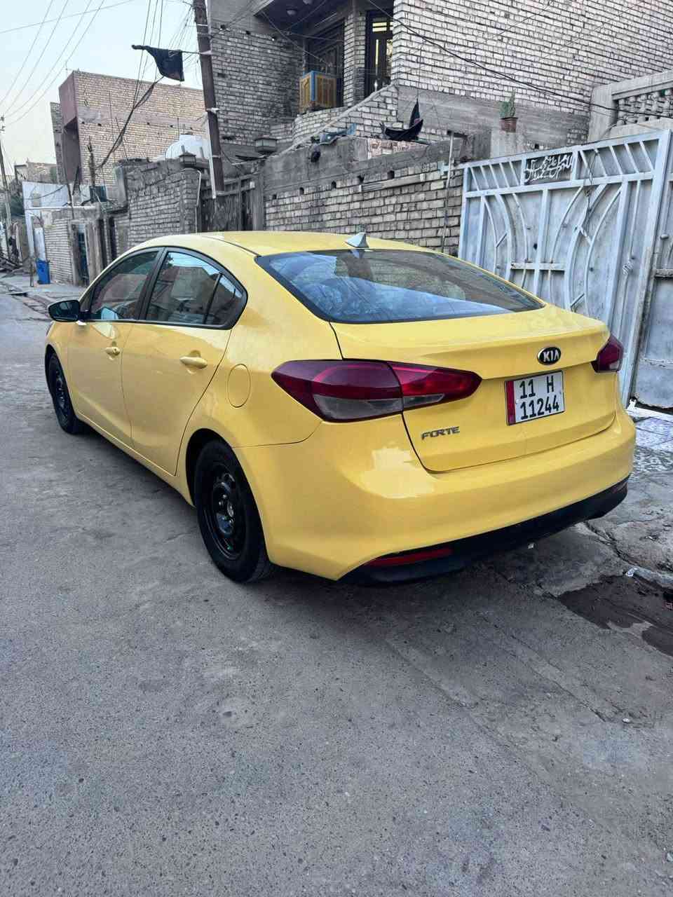 السلام عليكم للبيع كيا فورتي موديل 2017
وارد امريكي حادثها خلفي بل بك لايت لا تبديل ولا دواخل بدون ايرباك 
السيارة جديدة بمعنى الكلمة 
مكينة 2000 دوش جديدة حاوية هسة مشدودة
صدر جديد تراي زيرو
تخم تاير جديد 
رقم بغداد مصفرة هيئة وغرامات 
السيارة بسمي 
سونار المندلاوي موجود بل صور 
ماشية 78
السعر 128 
العنوان بغداد مدينة الصدر
***********
