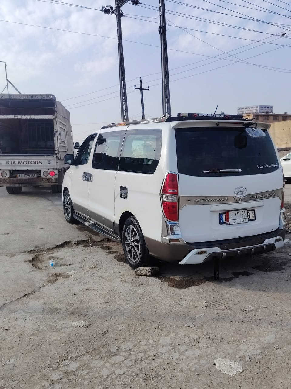 سلام وعليكم
للبيع ستاركس مديل 2017 
مكينه كلها بلاد  ما عده الدبلو مفطومه
فول مواصفات  بدون تنتات 
بيه بس جاملغ صفحت العبري الامامي
رقم الهاتف 
***********
العنوان البصره الكرمه  
سياره مال بيت عبري ماصاعد بيها 
ماشيه ٣٠٠ الف  
سعر 238 وبيه مجال
