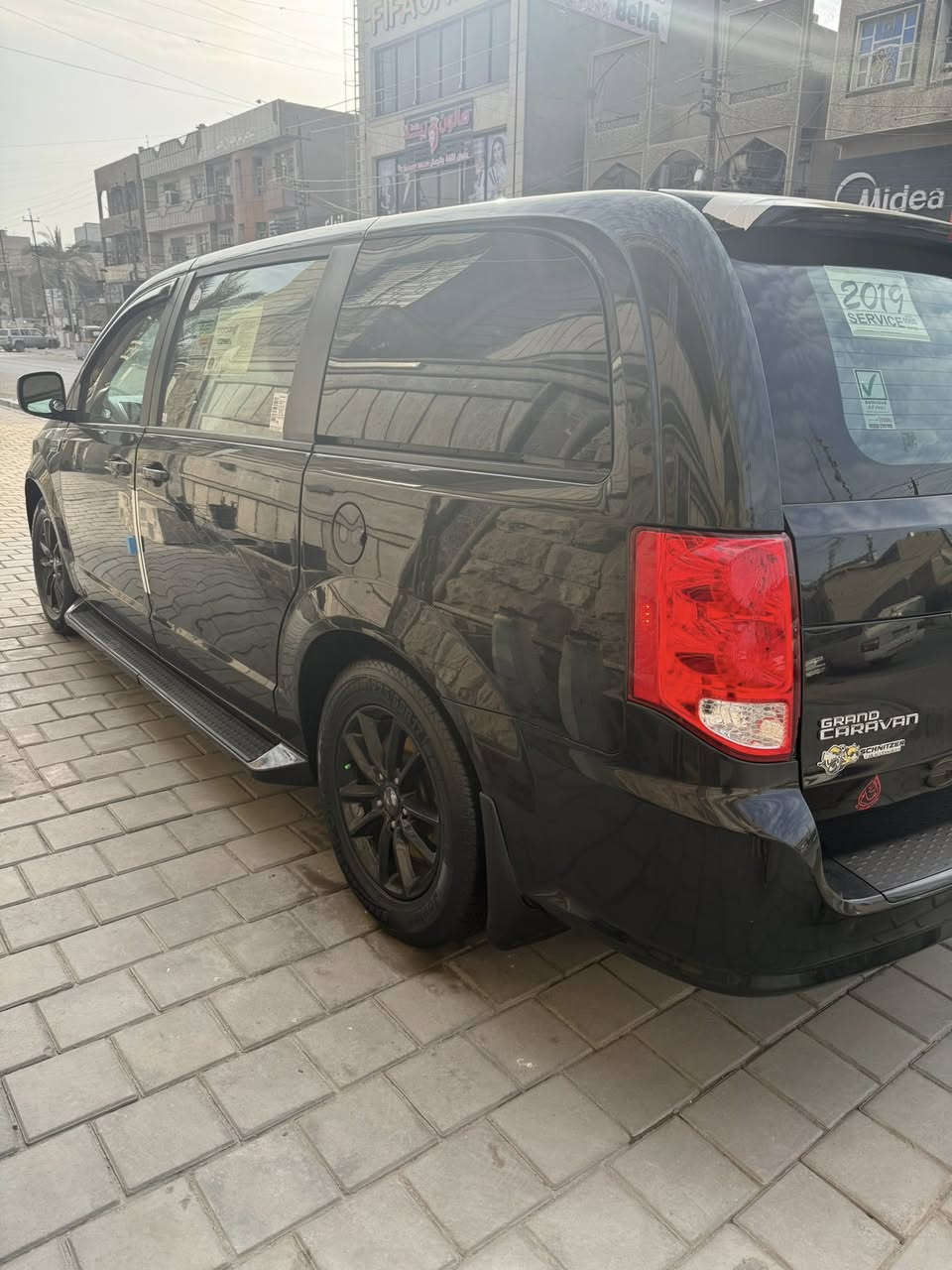 السلام عليكم
بيع مستعجل للبيع او الامراوس باقل منهه لن محتاج فرق  دوج كرفان 2019 فئه  SXT وارد امريكي حادثهه جاملغ صفحه اليسره والبنيد فقط صور الحادث مرفقه بالمنشور السياره جديده بمعنى الكلمه مال بيت جاهزه من كلشي ماشيه 87 رقم بغداد بسمي شخصيا مواصفات أبواب كهرباء جنطه كهرباء تحكمات شاشه كامره محرك6 سلندر 3.6 تبريد 3 قطع ويلكب بلاك كشنات جلد + كهرباء  للشراي للستفسار الاتصال *********** مكاني بغداد
