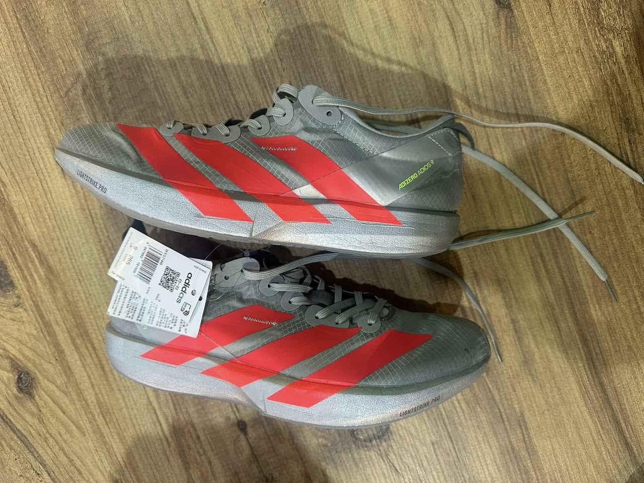 Adidas adizero
Adios 9
قياس 43 وثلث طول القدم 27.5 
قطعة وحدة فقط


**إذا كنت صاحب هذا الإعلان وتريد حذفه لأي سبب، رجاءا أرسل رسالة إلى الدعم الفني**