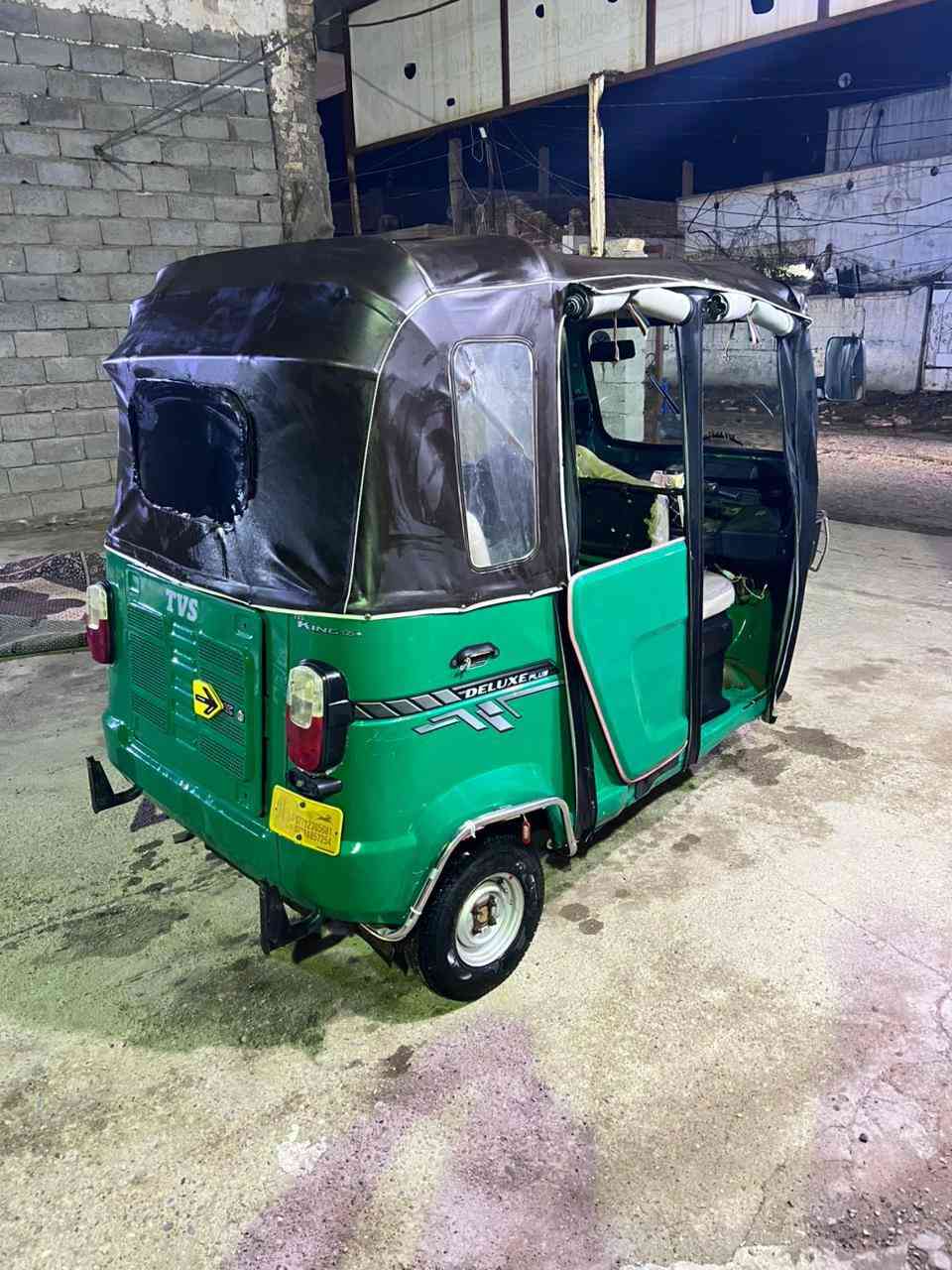 سلام عليكم تكتكTVS موديل 2021 التكتك نضيفه مابيه نقص من كلشي مكينه ما مفتوحه الحمدلله رقمه ديالى انكليزي وبسمي شرط التحويل ثاني يوم*********** السعر 7300 مليون مكاني ديالى الخالص واي استفسار الاتصال عله الرقم
