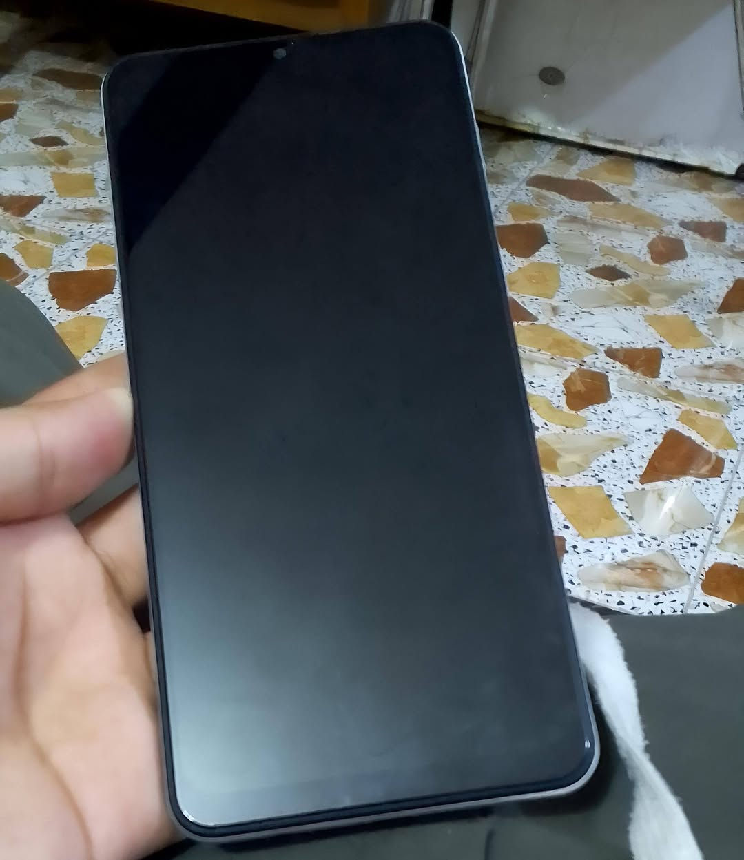 السلام عليكم
جهازين للبيع نضاف واستخدام شخصي خفيف مستعجل عل بيعه

━━━━━━━━
1. Samsung Galaxy A02
━━━━━━━━
- الذاكرة: 64GB | الرام: 3GB
- الشاشة: 6.5 إنج HD+، شاشة وكالة اصلية بدون اقل فطر
- المعالج: MediaTek MT6739 المتواضع مناسب للتصفح والالعاب الخفيفه 
- الاصدار: اندرويد 11 قابل للترقيه
- الكاميرا: 13MP + 2MP خلفية، 5MP أمامية
- البطارية: 5000mAh تدوم ليوم كامل
- الحالة: ممتاز جدا ونظيف الهيكل نظيف 95%
- السعر: 50 ألف دينار

━━━━━━━━
2. Infinix Smart 7 HD
━━━━━━━━
- الذاكرة: 64GB | الرام: 4GB + رام ممتد
- الشاشة: 6.6 إنج HD+، شاشة وكالة اصلية
- المعالج: Unisoc SC9863A ثماني النواة مناسب للتصفح والمهام اليومية والالعاب الخفيفة
- الكاميرا: 13MP + AI خلفية، 5MP 
- البطارية: 5000mAh
- مميزات اضافية : تصميم مبتكر ومقاوم للبكتيريا، مستشعر بصمة خلفي + فتح الوجه ، فلاش امامي ، استوديو موسيقى + تحسينات صوتية DTS Audio processing، ميزات تصويريه مدعمه بالذكاء الاصطناعي 
- الملحقات: شاحن وكارتونة الجهاز بملحقاته موجودات
- الحالة:  اخو الجديد نظيف97% 
- السعر: 60 ألف دينار

━━━━━━━━
تاخذ الجهازين سوا بسعر 90 الف دينار قفل

 فحص قبل الشراء
التواصل خاص او اترك تعليق المكان الرضوانية او قرب البياع - بغداد
━━━━━━━━


**إذا كنت صاحب هذا الإعلان وتريد حذفه لأي سبب، رجاءا أرسل رسالة إلى الدعم الفني**