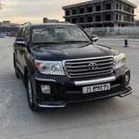 تۆیۆتا لاندكرۆزەر 2015 GXR  ڕەنگی ڕەش بڕێمی  تەنها 115 هەزار کم ڕۆشتوو...