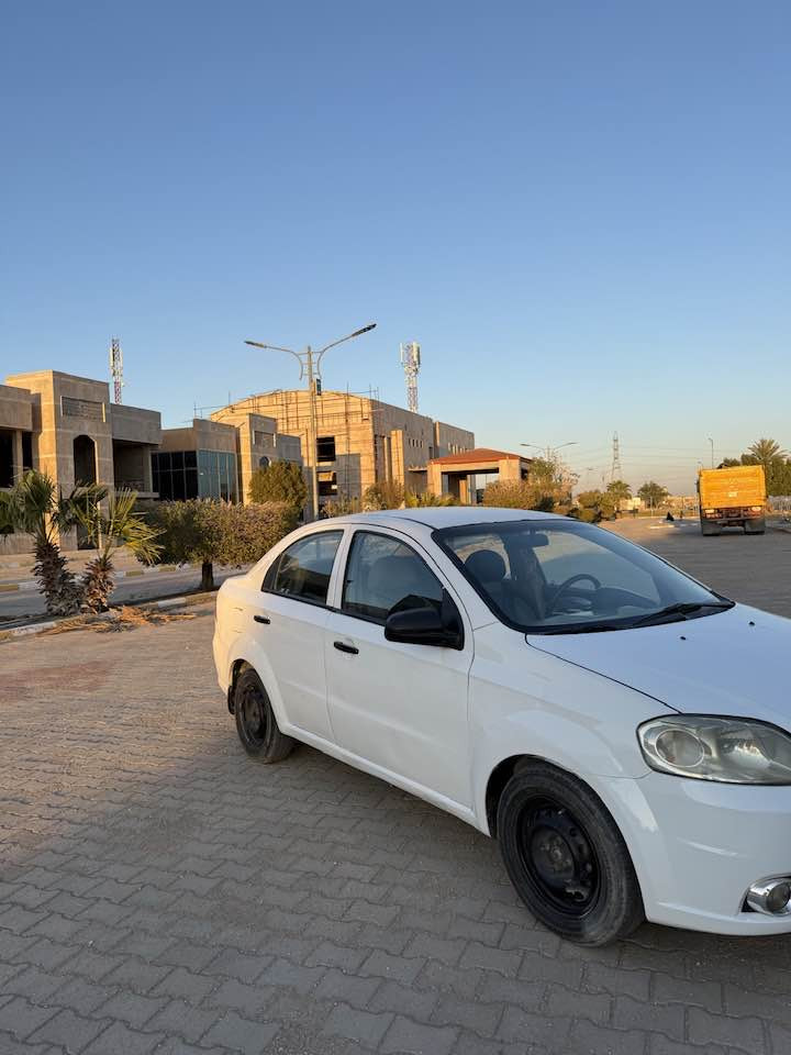 السلام عليكم افيو للبيع مديل ١٣ خليجي سياره جاهزه كير محرك حداديه كله جاهز السياره بيهه صبغ مكانات قليله ابيع حزام أثر شخوط ودحجات مكفوله من كل ضربه السعر ٦٧ وبيهه مجال مكان السياره نجف للاستفسار الاتصال على الرقم ***********
