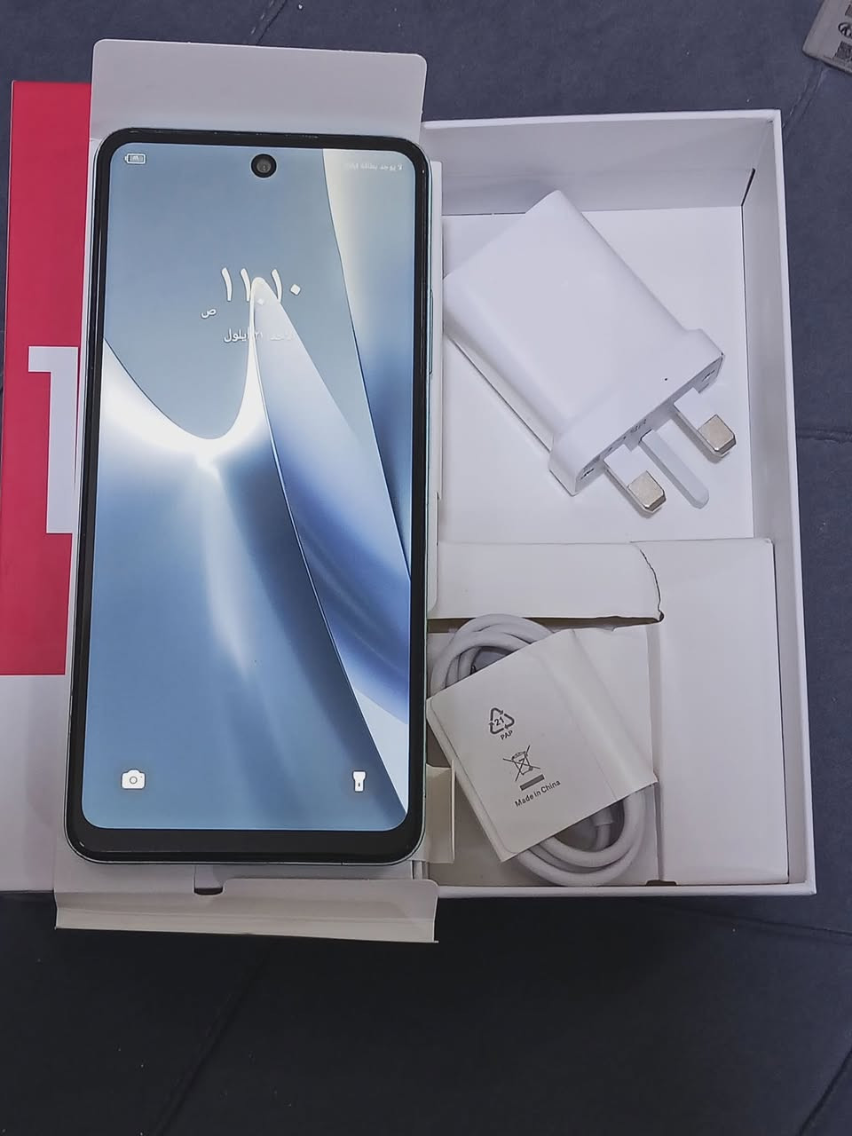 موبايل انفنكس جهاز جديد مكفول كامل ملحقاته جهاز أخو الجديد استخدام اقل من14 يوم سعره 140 بي مجال رقم التلفون ***********

