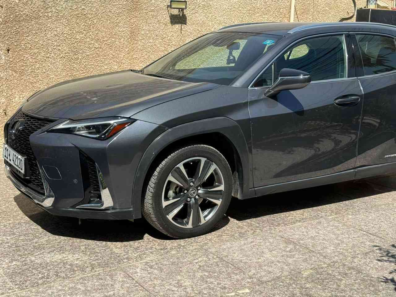 السلام عليكم للبيع موديل ٢٢ ux250
هايبرد بانزين 
ماشية ٣٠ كيلو 
فول موصفات عدة السلايت 

حادث جاملغ وبنيد 
صور الحادث بل منشور 
مابيهة اي نقص 
بيع او امراوس 
السعر ١٧٨ ورقة وبيهة مجال للشراي 

***********
