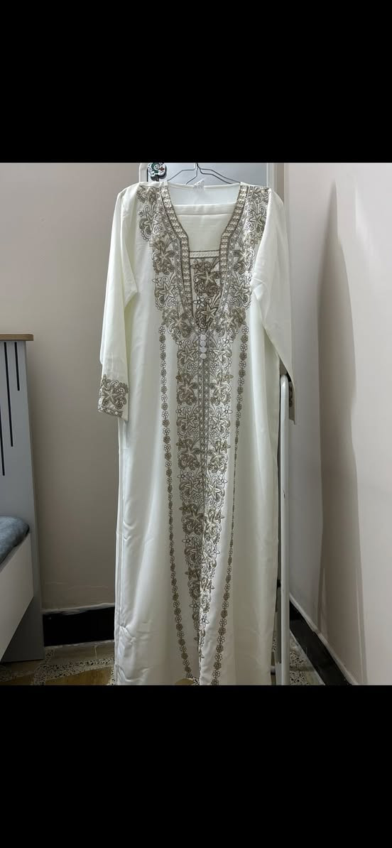 كلابيات جديده غير مستعمله مع شال ٣قطع
2قياس L واحد قياس M سعر القطعه ٤٥ بيه مجال قليل


**إذا كنت صاحب هذا الإعلان وتريد حذفه لأي سبب، رجاءا أرسل رسالة إلى الدعم الفني**