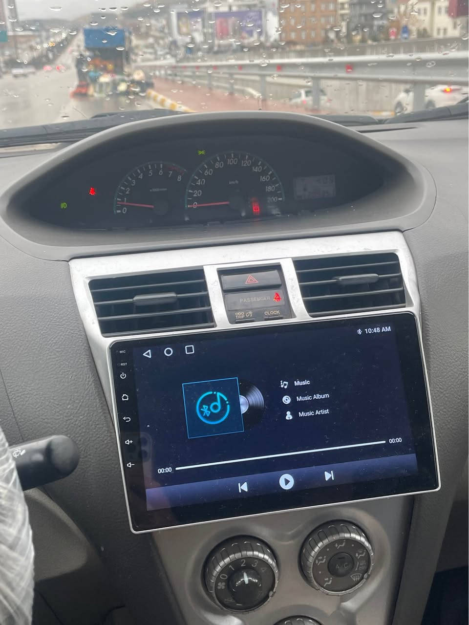 تؤيؤتا يارس 2009فول مواسه فات 
سه نه وي ژينگه و مه رجي توندوتؤلي تازه يه 
5كه له و كؤنترؤل ئه ي بيس 
ناو زه رد كاميره 
چوار جام كاره 
ئاوينه كاره با 
نيو  ده رگاي بؤياخه له گه ل پيشي به ده نه كه 5په نجه ي بؤياخه سه ياره كه هه تا بلي جوانه 209هه زار رؤشتوا

سعري 92گه لاو مه جال 
***********
له سليمانيم السليمانية, العراق
