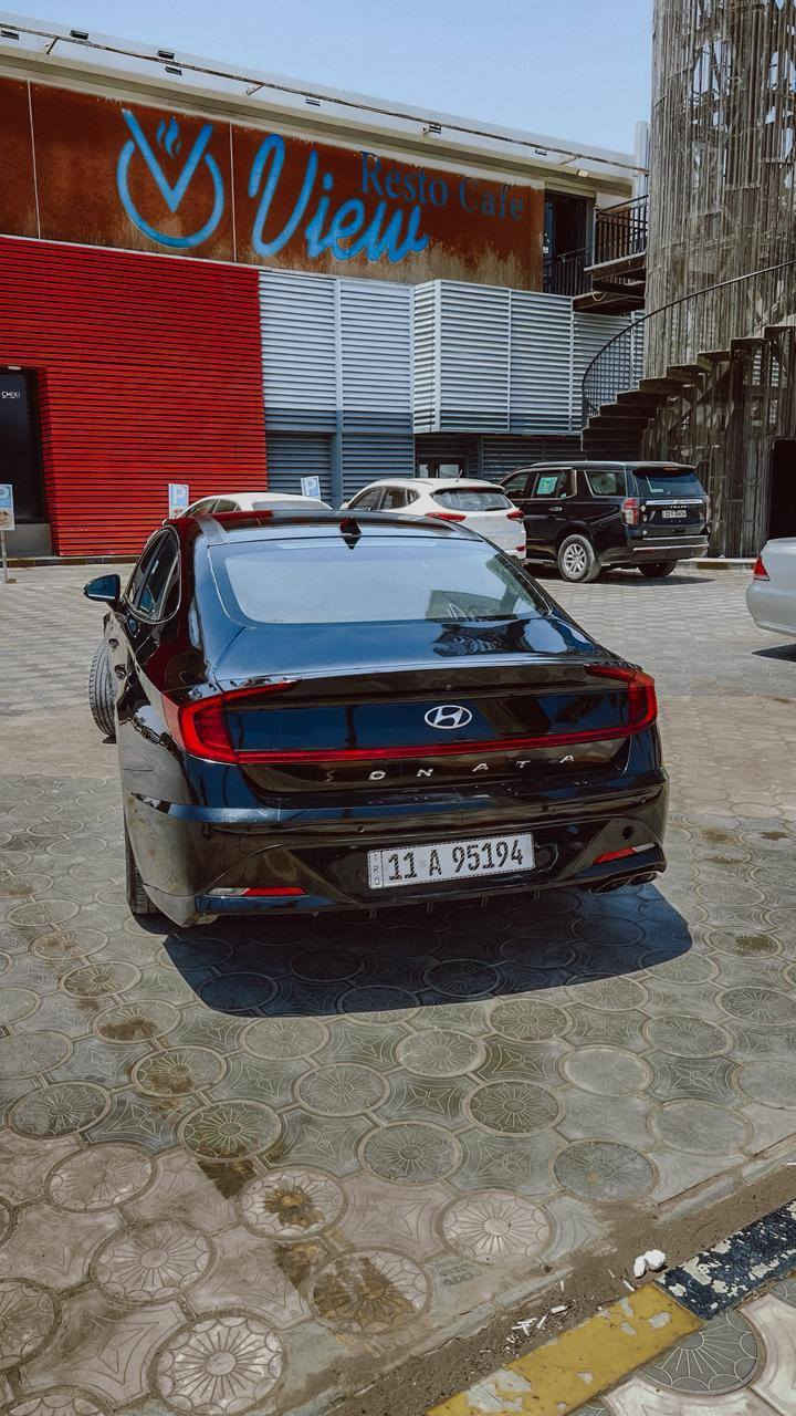 للبيع هيونداي سوناتا موديل 2021 لمتدد فول الفول 
رقم بغداد معوقين 
حادث امريكا جاملغ خلفي و قبق جنطه 
الباب الخلفي فقط ملاون ويه جاملغ .

المواصفات : 
1 - بانورما 
2- لايتات ديناميكي 4 عدسات 
3- حساسات امامي خلفي 
4- رادار امامي خلفي جانبي 
5- مرايا كهرباء متحركه  
6- مكينه 2500
7- رادار تصادم وقوف 
8- كشن كهرباء  بيجي +تدفئة+حفظ وضعية.
9- لد انارة داخليه بلادي عدة اللوان 
10- تحكم ستيرن جهتين 
11- كروس سرعه + تحديد مسار والخروج عن المسار
12- اربعه انظمه قياده 
13- تبريد خلفي 
14- مرايا وسطيه وجانبيه عاكسه للضوء 
15- حساس مطر + تشغيل عن بعد 
16- سستم صوت بووس 
17- داتا شو + تبريد قطعتين 
18- ستيرن هيتر 
19-شاشه كبير ذكية +ابل كار بلي 
20- الصندوق ذكي يفتح عند الاقتراب منه 
21- شحن لا سلكي 

 السيارة حلوه ونظيفه  
السياره رايدها. 147$ ورقه وبيها مجال 
مكاني نجف تجي تشوف بعينك وبيك خير وادلل 
رقمي *********** النجف, العراق
