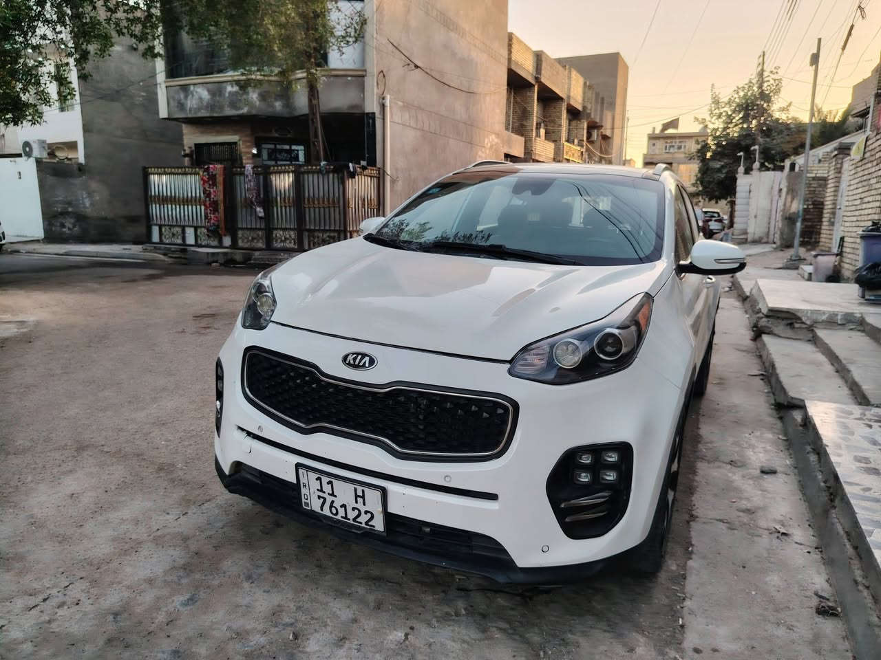 السلام عليكم
سبورتج أمريكي ٢٠١٧ فئة sx محرك ٢٠٠٠تيربو أعلى فئة بالسبورتج فول مواصفات بنوراما بصمه كشنات جلد وتحكم كهربائي تدفئة وتبريد كشنات رادار خلفي وامامي وجانبي تحديد مسار شاشة أعطال حساسات أمامي وخلفي صندوك كهرباء
حادث وسونار مع الصور محرك مبدل بي ولفات ماشيه ٨١ ألف ميل
السعر ١٤٠ 
بغداد العبيدي
***********
