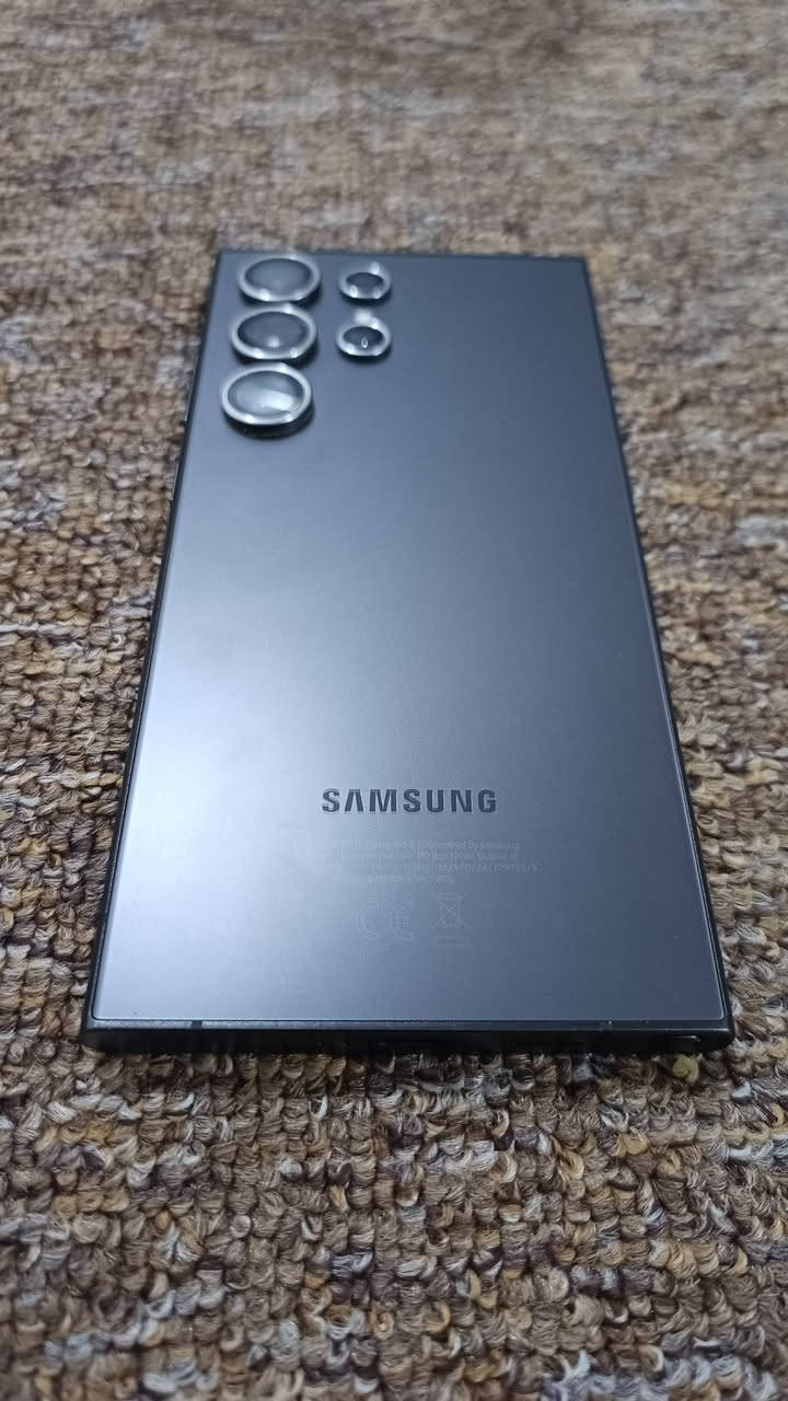 اس 24 الترا استخدام قليل جدآ  لان عندي موبايل ثاني وهذا قليل استخدمه  ونظافة الجهاز 100 %   فول شخط مابي  مكان الحله وسعره 950 الف فقط.


**إذا كنت صاحب هذا الإعلان وتريد حذفه لأي سبب، رجاءا أرسل رسالة إلى الدعم الفني**