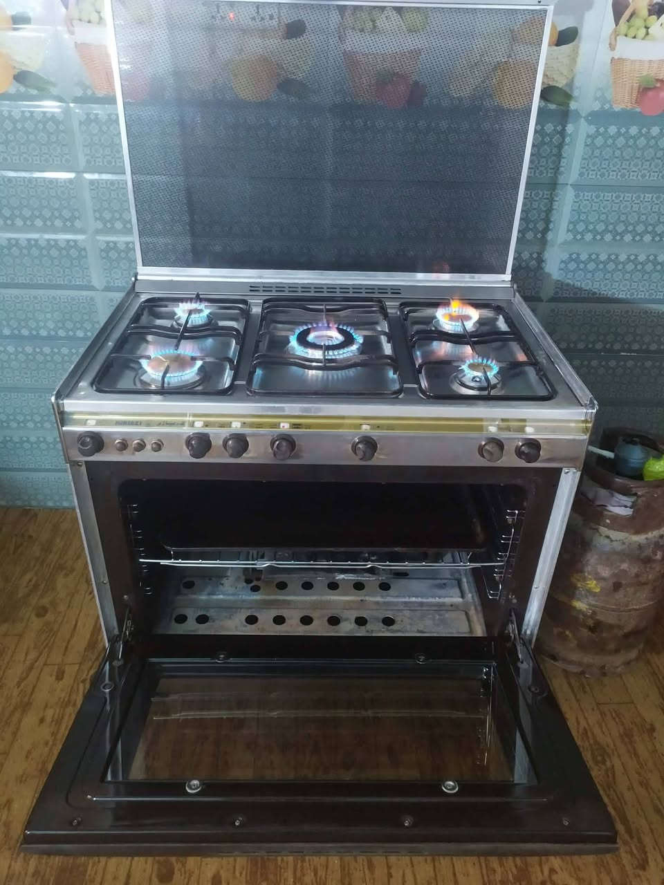 السلام عليكم طباخ مصري كريازي فول بعده بلايلون تجي تفحص وتأخذ خارج داخل نضيف نار افران فول العنوان بابل مركز ***********
