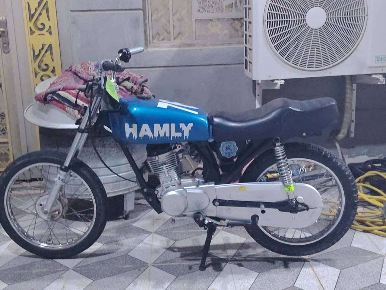 دراجه للبيع موديل 25
كلك كلك مبدل بيه بس بستم مستعجل دراجه نضيفه


**إذا كنت صاحب هذا الإعلان وتريد حذفه لأي سبب، رجاءا أرسل رسالة إلى الدعم الفني**