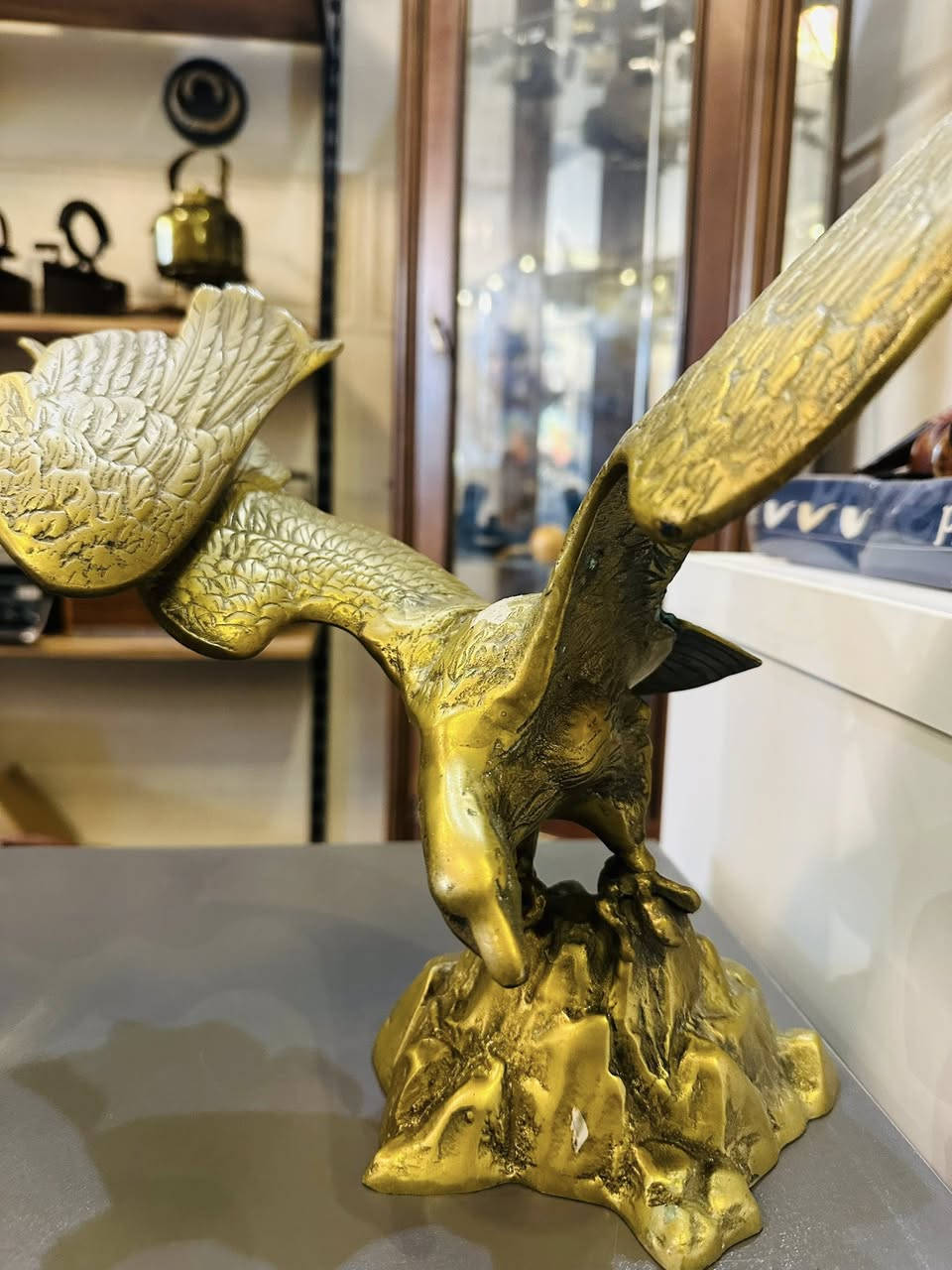 2 نسر نحاس ارتفاع 30 سم عرض الجناح 40 سم وزن الواحد كيلو غرام ونصف 
*********** واتساب المحل في السليمانية يوجد توصيل
