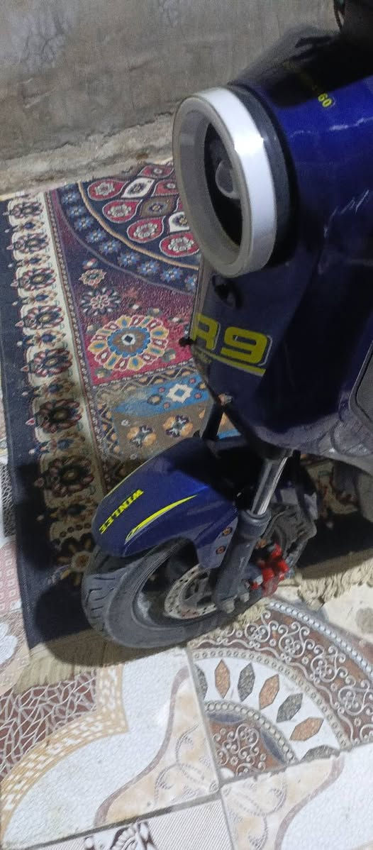 دراجه ار 9 خمس بطاريات ملف 1500 من رقم *********** واتساب باتريات 33 امبير شاومي
