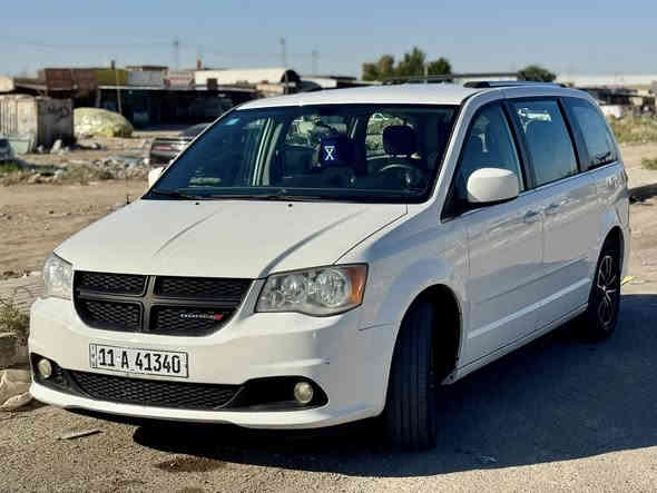 سلام عليكم دوج كرفان 2011 امريكي كلين تايتل بيها صبغ جاملغ خلفي فقط بدون دواخل بدون ايرباك سياره فول مواصفات بوب كهربائي تبريد مركزي جام كهربائي سياره فول ويلكب 16 مكينه وكير ؏َ وضع الشركه ممفتوحات سياره كتلوكات الشركه بيها ماشيه 150 حقيقي السعر (124 ) وبيها مجال قليل ***********
