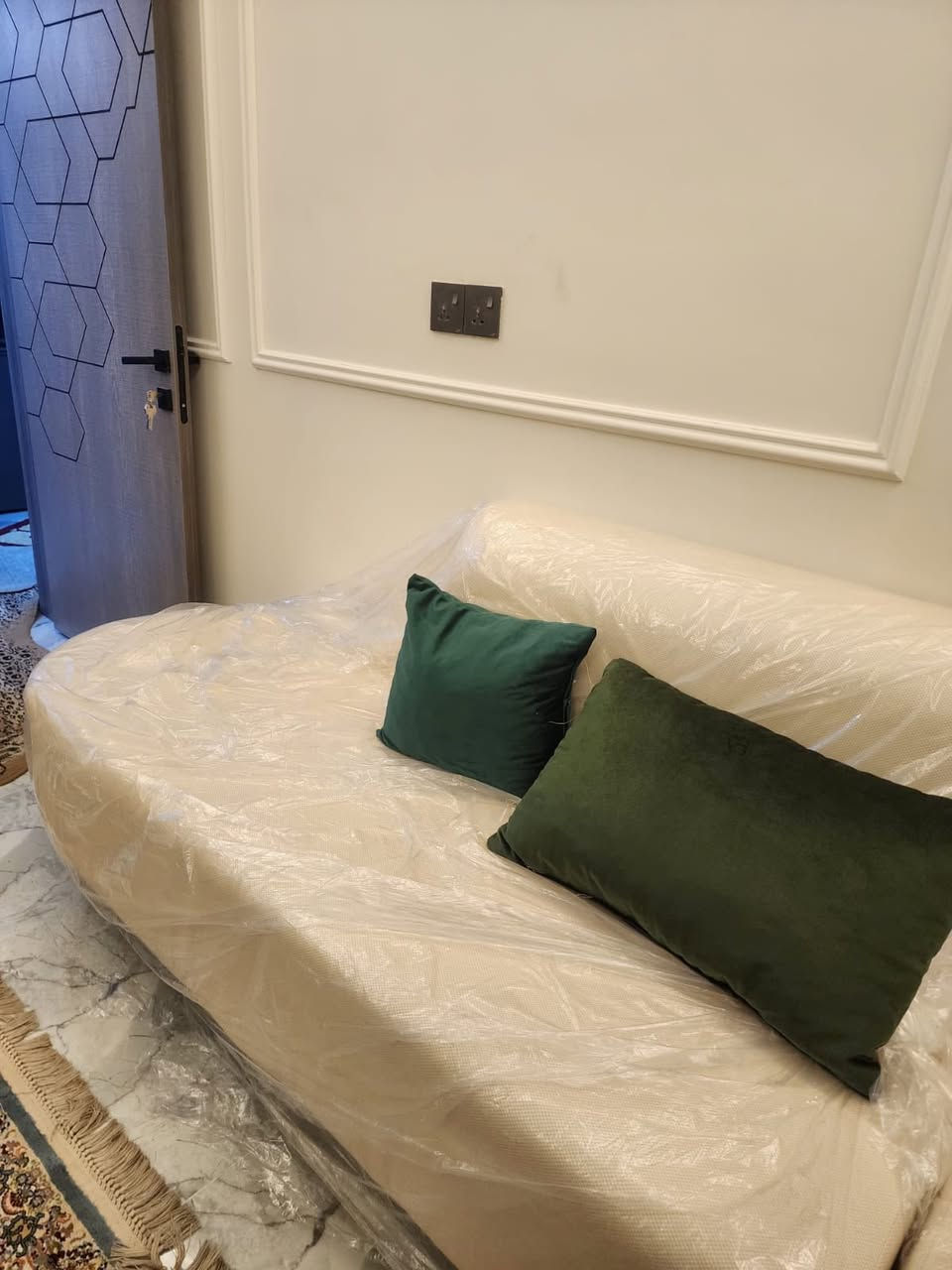السلام عليكم 

تخم جديد غير مستخدم للبيع شغل عراقي السعر 500 الف للاستفسار على الرقم *********** واتساب
