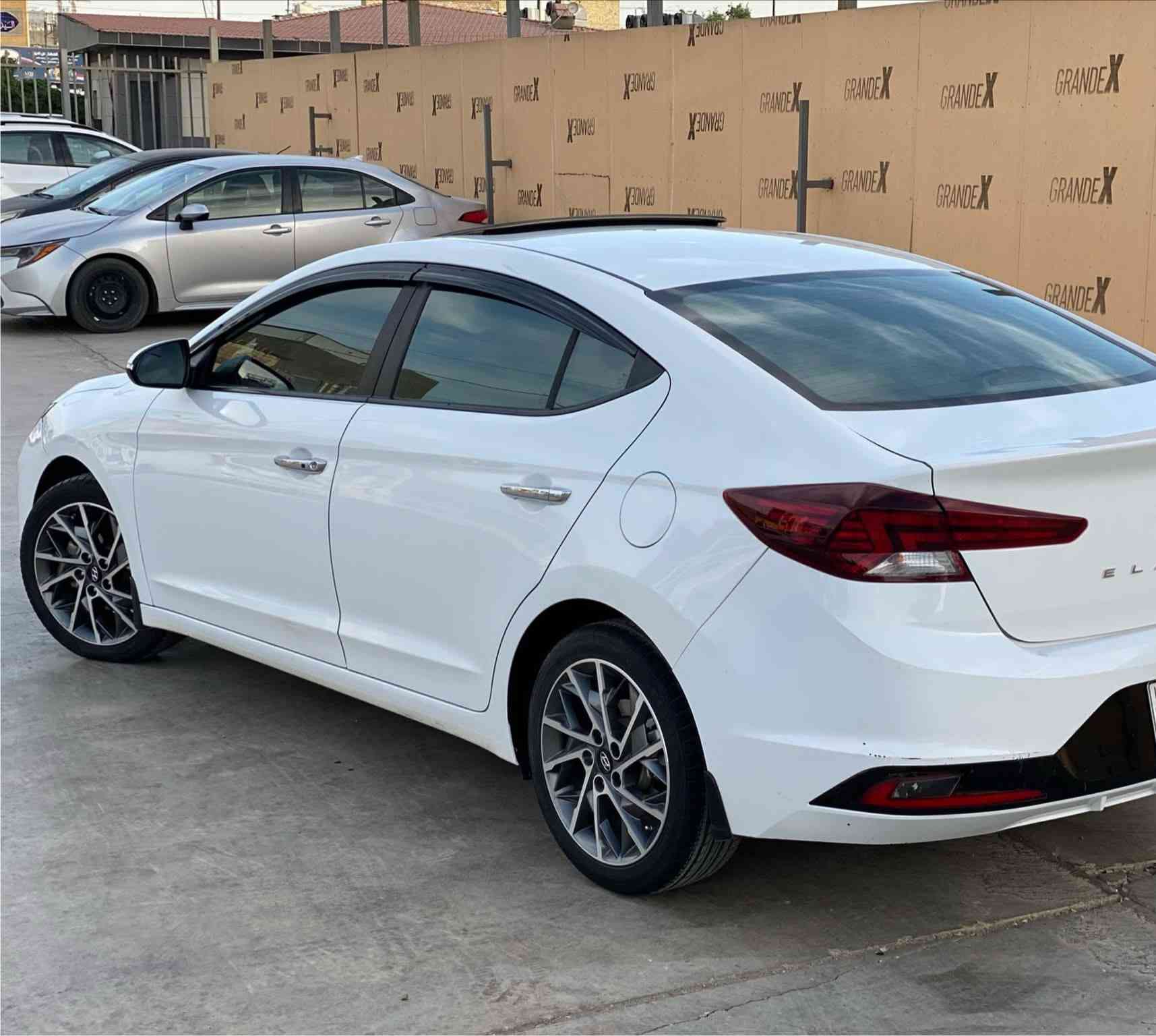 انترا 19 خليجي
مكينه 2000
رقم بغداد بسمي
مكفوله عدا شويه بلبنيد
سعره 155
عادي ابيع بفلوس عراقي على سعر الدولار 144

*********** مكاني الكوت
