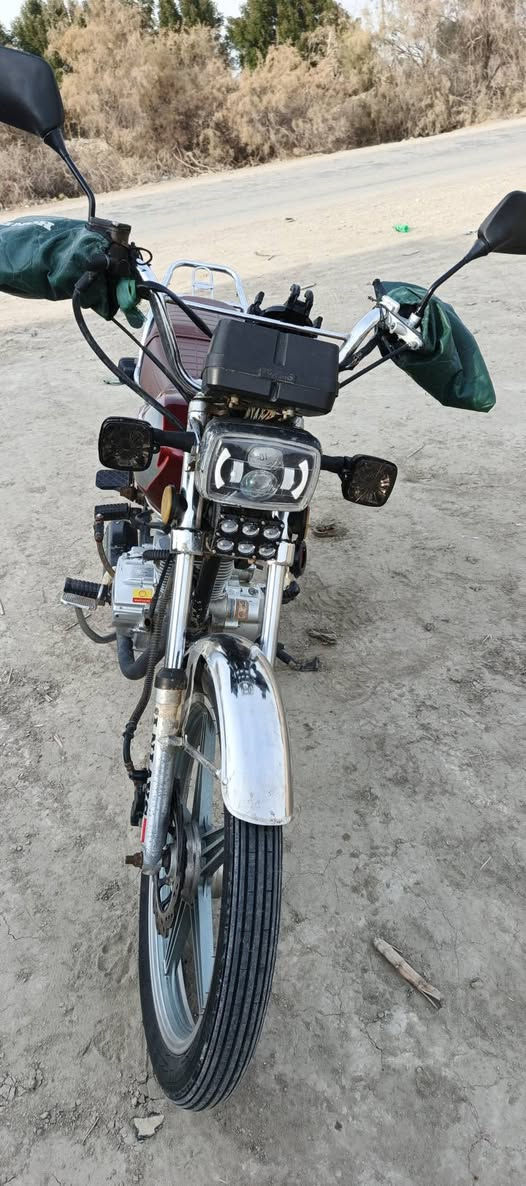 موديل 20
مابيها اي نقص اوراق كامله 
كهربائيات شغاله كامله 
كل نقص مابيها 
مكانها بابل الحمزه الغربي منطقة الخميسية 
عارضها ب 625 الف 
للاستفسار :. ***********
