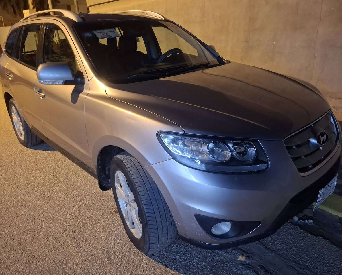 السلام عليكم للبيع سنتافي موديل ٢٠١٠ رقم بغداد سنويه ٢٠٢٨ فول موصفات مكينه ٦سلندر جلد فتحه تبريد ٣قطع مكاني نجف السعر ١٣٥ وبيهه مجال بصيط للاتصال ***********
