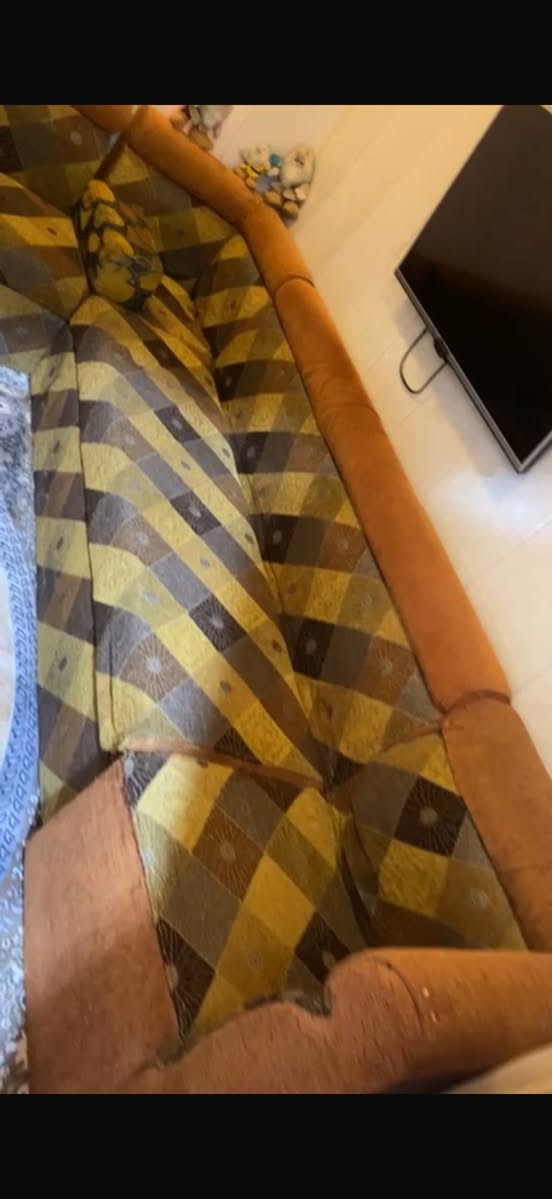 ديوان للبيع ٦ قطعه الموقع البصرة القديمة نظران السعر ١٥٠ قفل رقمي ***********
