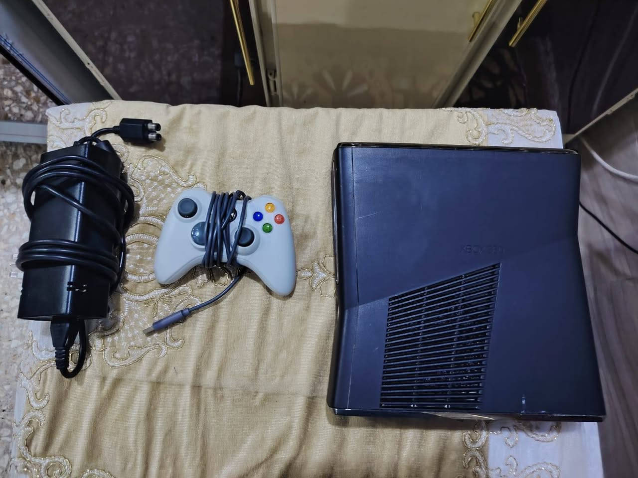 السلام عليكم جهاز اكس بوكس 360 للبيع جهاز نظيف ما مفتوح بي 94 لعبة سعر 100 وبي مجال رقم *********** العنوان الزعفرانية

