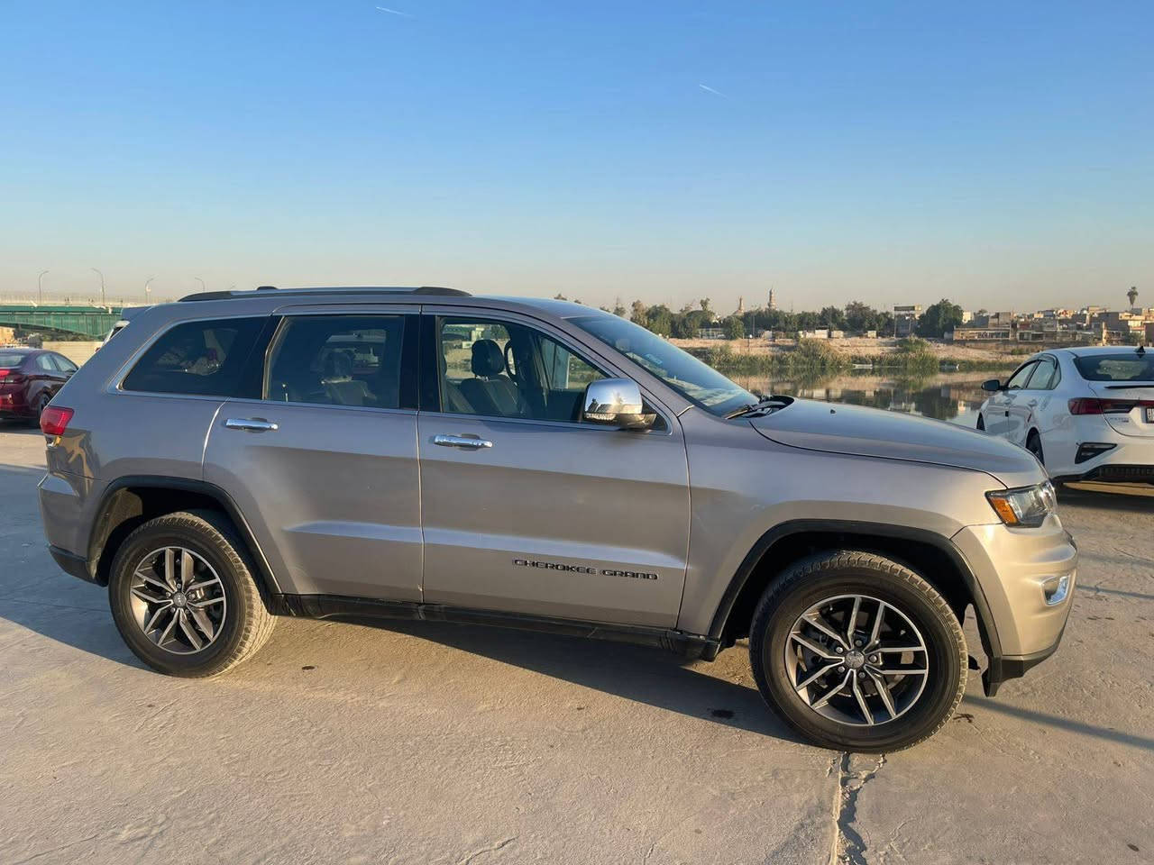 لون رصاصي رمادي
موديل 2018 
حادث بدون دواخل الشاصي سليم 
ايرباكات طاگه 
رقم بغداد 
صبغ جمالية بنيد وجاملغ وجزء من الباب الأمامي 
سيارة كاملة وجاهزة تخم تايرات جديدة 
منضومة بانزين جديدة 
تدفئه وتبريد 
السعر ١٩٠ $ وبيها مجال 
العنوان بغداد الكاظمية شارع المحيط 
***********
