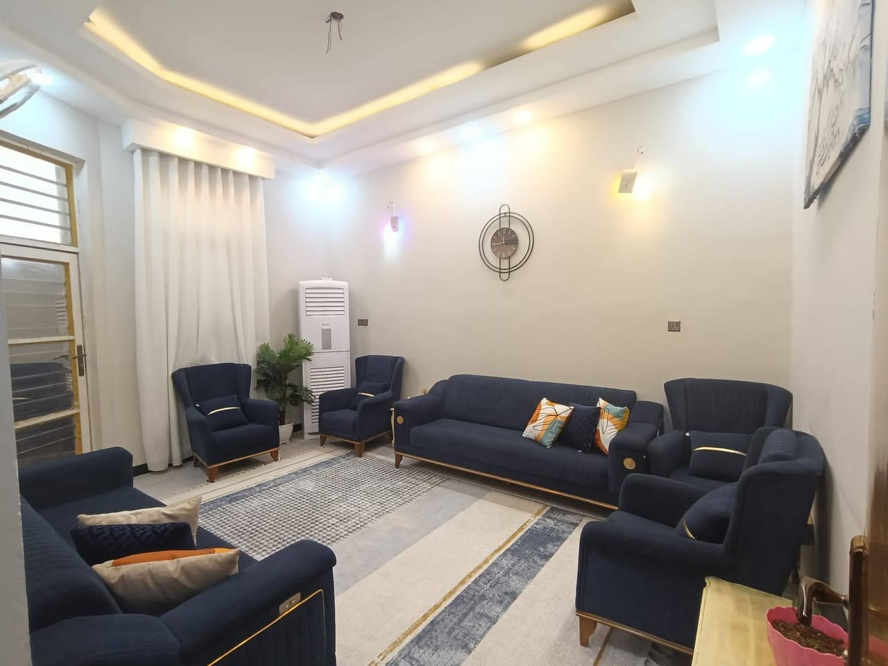 بيت للبيع الموحية 40190المساحه 200م السعر 350قابل للتفاوض للاستفسار ***********
