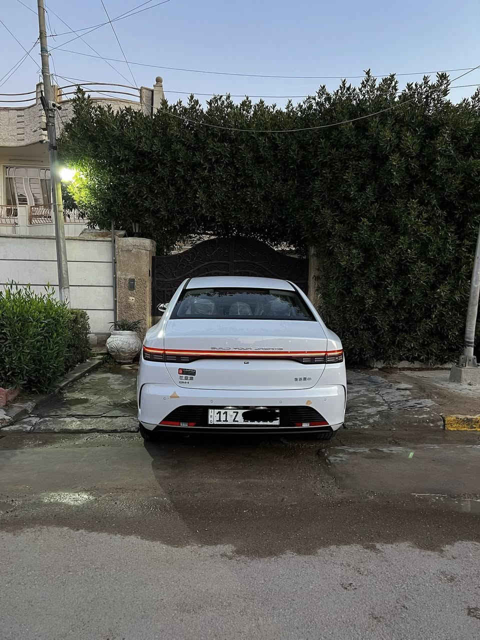 السلام عليكم
للبيع مرقم بغداد ، تحويل مباشر ، زيرو ، كفالة عامة ،

BYD ديستروير  2025  05  

السعر : ...،20،500 مليون دينار 

.ابرز مواصفات السيارة
زيرو، بصمة، 
كروز سرعة، 
شاشة دوارة،
 لايت زينون، 
حساسات خلفية، 
كاميرا خلفية، 
تبريد قطعتين، 
كشنات رياضية جلد ابيض، 
ويل R16، 
اشاير المري، 
كير ماوس، 
تحكمات ستيرن،
.انظمة القيادة
 محرك 1500 هايبرد، 
كهرباء ،
بانزين ،

 ملاحظة : جميع المحقات مع السيارات 
العنوان 📍
بغداد شارع فلسطين ، حي المستنصرية

للتواصل : ***********
