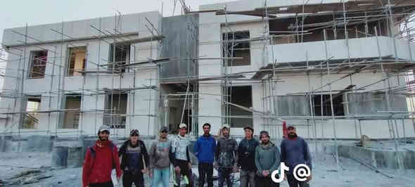 سلام عليكم كادر حجر حلان واجهات كوبنات شبابيج حف ودرز وتصليح شقل بانسب الأسعار ***********واتساب اتصال
