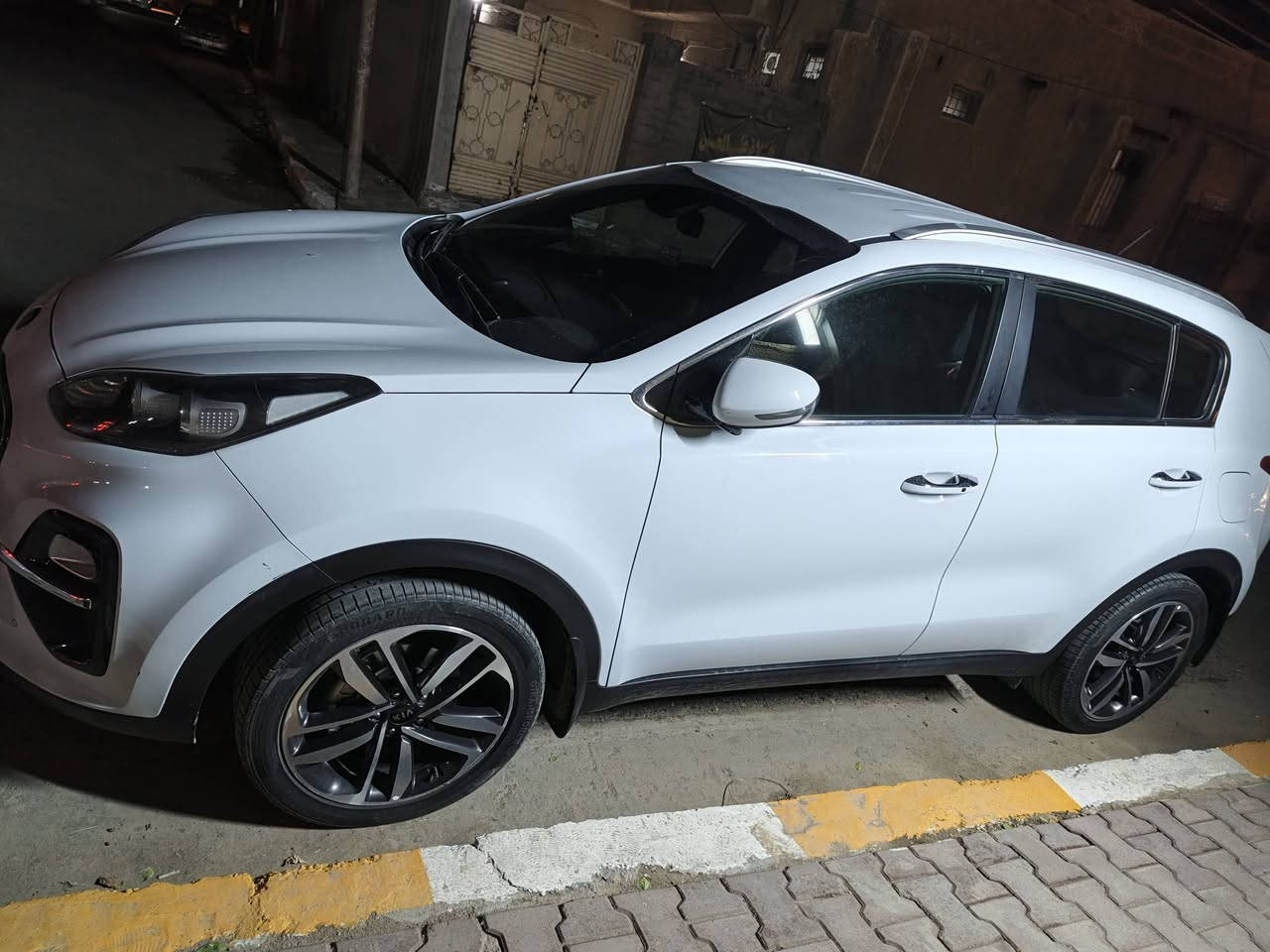 سبورتج موديل 2020 خليجي فول عدا البانوراما رقم بغداد الجديد  مشروع وطني ماشيه 83 الف حقيقي  بيهه باب الصدر مبدله نفس اللون فقط بدون صبغ .. بدون قطره صبغ .. محرك صدر كله عل الشركه السياره مكفوله كفاله عامه عدا باب السايق بدون صبغ تبديل نفس اللون
مواصفات

📍بصمه 

📍تشغيل عن بعد 
📍ابواب ترحيب 
📍صندوك كهرياء

📍شاشة كامره خلفيه

📍حساسات امامي خلفي

📍ومري كهرباء قابله للطي

📍تحكمات جهتين

📍انضمه قياده ايكو ونورمل وسبورت

📍محرك 2000

📍صندوك كهرباء

📍تبريد امامي وخلفي

📍اشاير بالمري

السياره جديده بمعنى الكلمه مكانه بغداد المحموديه سعره 195 مع مجال بسيط للاستفسار ---

 اتصال +وتساب   *********** 

قليل التواجد ع الفيس
