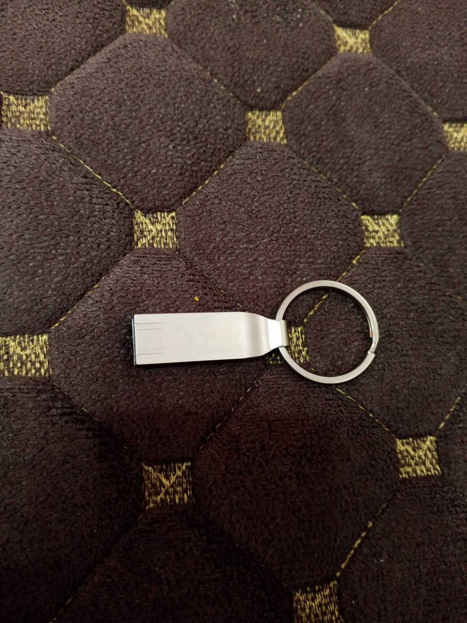 فلاشه مكتوب عليها 512 ويها هذه ما اعرف بل كارتونه 12ويه التوصيل


**إذا كنت صاحب هذا الإعلان وتريد حذفه لأي سبب، رجاءا أرسل رسالة إلى الدعم الفني**