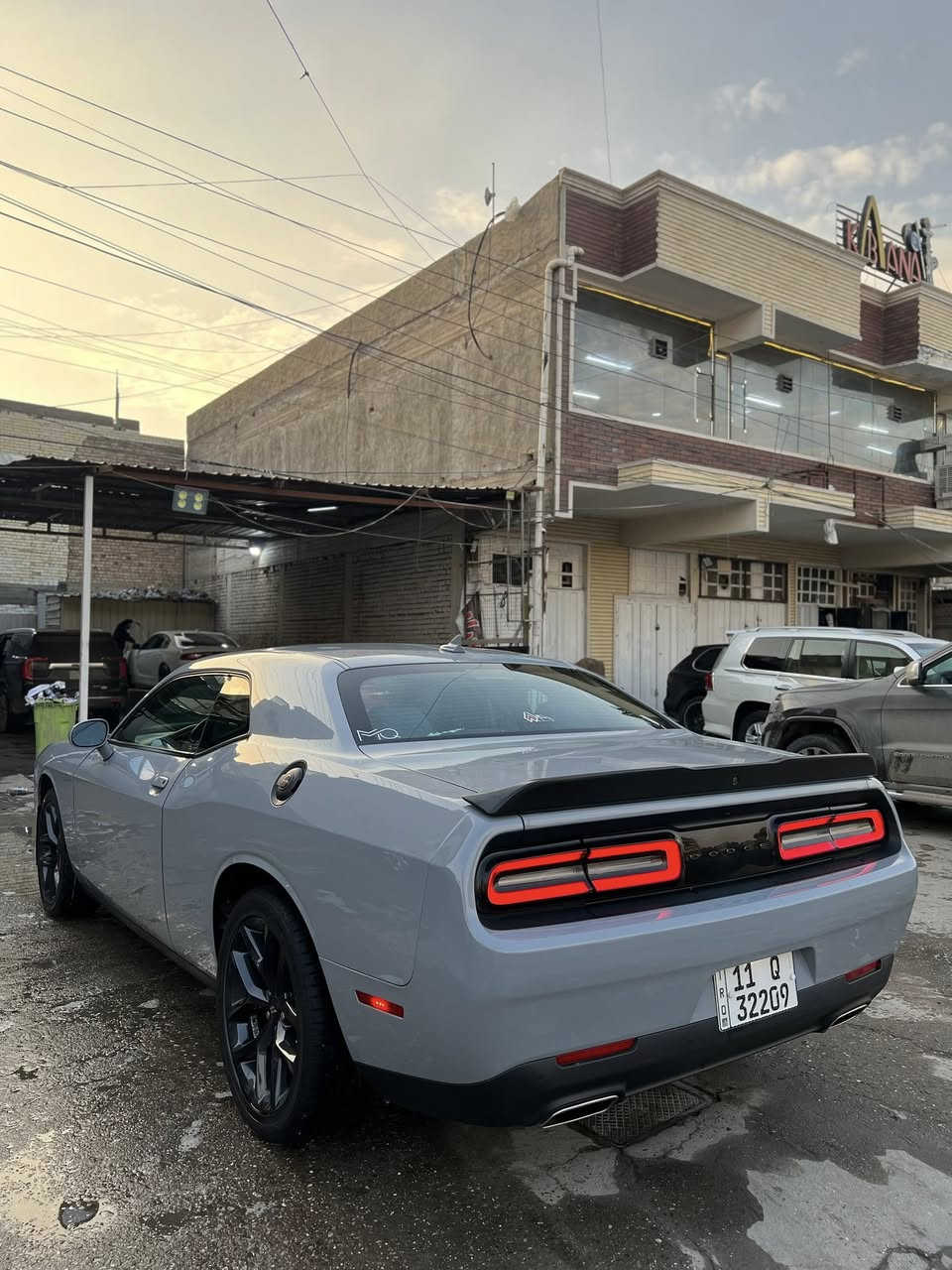 السلام عليكم
جالنجر 2022
وارد امريكي ضرر فقط بنيد مصبوغ وبيهه حافه الباب يم اليده صار بيهه صبغ باقي كفاله
((صور الحادث مرفقه داخل منشور)) وسونار هم
المواصفات : فول 1/1  عده فتحه رادار امامي
* كاميرا خلفية . 
* ⁠رادار امامي
* امكانية التحكم بوضعيات المقود كهربائيا . 
* حساسات خلفية . 
* ويل قياس 20 أنج 
* تشغيل عن بعد . 
* كشنات حضن 
كشنات جلد 
* ذاكرة لحفظ وضعيات الجلوس (ميموري) . 
*كشنات اماميه تدفئه تبريد
* كشنات خلفيه تدفئه
* نظام خرائط GPS . 
* شاشة كبيرة
* تدفئة ستيرن . 
* كير شفتر بالستيرن  
* لايت زنون
*رادارات جانبي
*نقطه عمياء 
ستيرن كهربائي
وبيهه بعد اهواي موصفات ما ذاكرهن 
مكاني بغداد الدوره 
السعر 192وبيهه مجال و الي ما يعجبه سعر يعبر المنشور وكون ممنون منكم
اي ستفسار اتصل وتدلل 
رقمي***********
