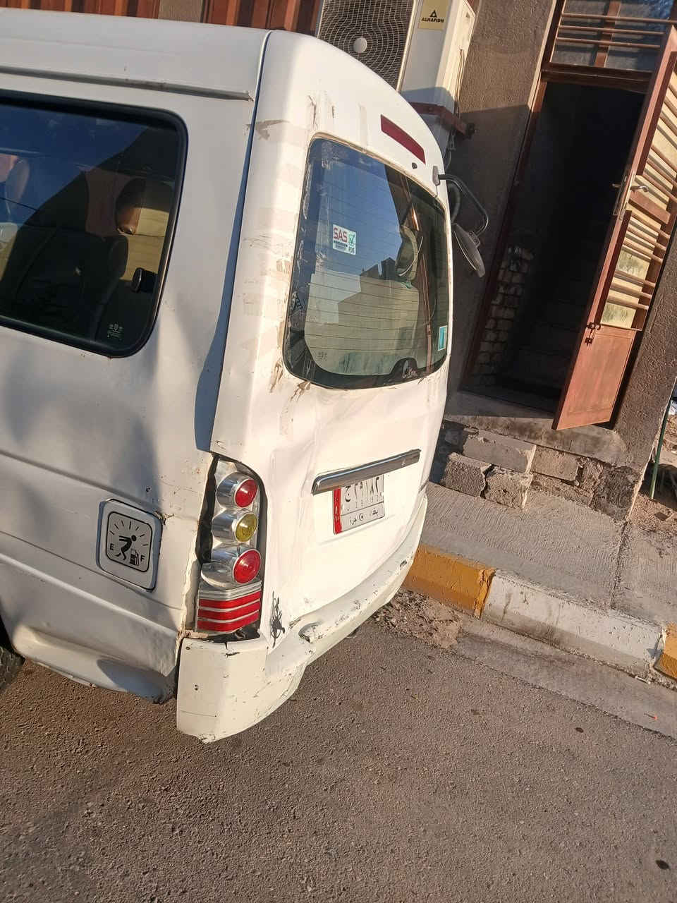 السلام عليكم من رخصه الادمن جنبي ٢٠١٤ حره بأسمي للبيع بيه طخه بالصندوك وعابره على الصفحه شويه مكفوفه بس يرادله سحب ترجع مابيه شي ويرادله دعاميه اماميه وكينته تنقص الاستفسار الاتصال ***********
