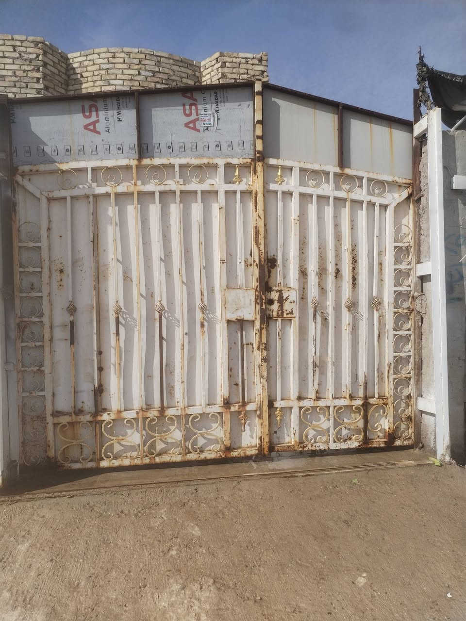 سلام عليكم باب البيع السعر ١٥٠الف ***********
