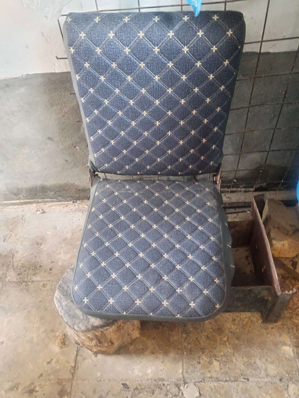 سلام عليكم
كشن قلاب كيا بريجو نظيف كلش مدوشم وكامل ب٥٠ الف وبي مجال
***********
