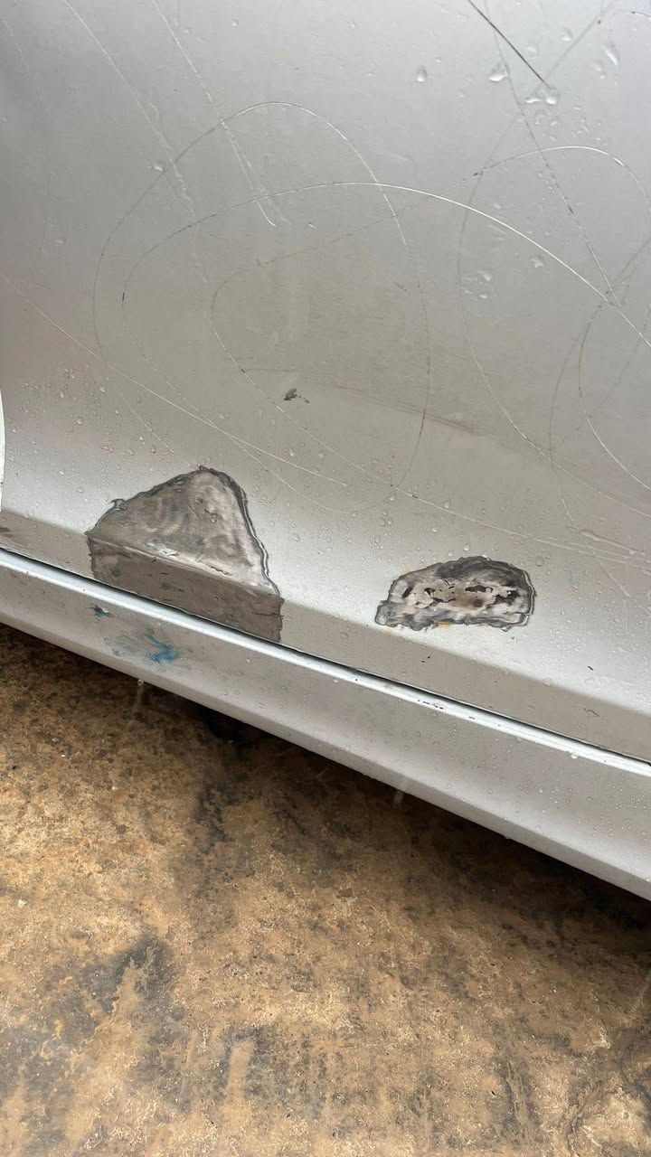 سوناتا 13 وارد كندي
سياره اخذته كلين فقط شخوط كلش خفيف ميبين الا تتقرب عليه 

يمي صار ضرر باب خلف السائق زرف زغير صار من وره ماطور  صوره الضرر باالمنشور 

تخم تاير جديد باتري جديد 

دفتر بانزين 

داخله دوشمه وتغليف جديد 

تدفئه وتبريد 

كشنات هيتر 

سياره بعدها عل بلاد 

شرط الغرمات والتحويل 

رقم بغداد مشروع وطني 

مراوس ويه تكسي كورله


**إذا كنت صاحب هذا الإعلان وتريد حذفه لأي سبب، رجاءا أرسل رسالة إلى الدعم الفني**