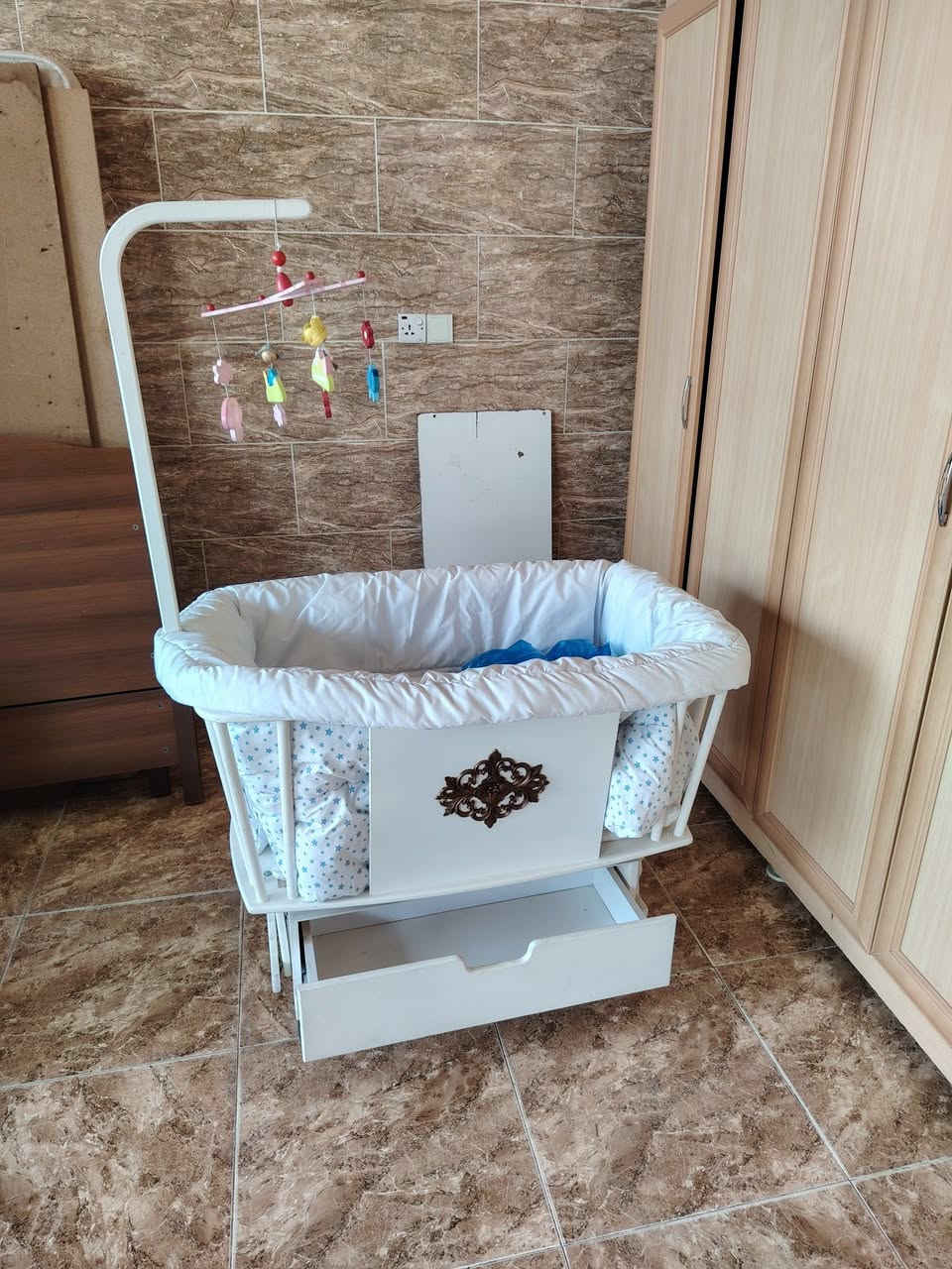 اغراض مستخدم للبيع 
العنوان بكرة جو القديم مقابل الكوميته 
للاستفسار *********** واتساب
