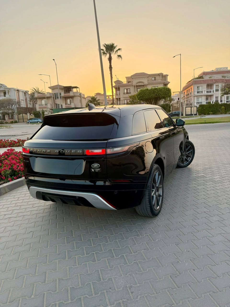 Range rover 2021 (Dynamic SE)
☑️موتور 2000 سي سي تيربو 4 سلندر (P250)
☑️عداد 90,000 km
☑️قوة 247 حصان
☑️Apple CarPlay 
☑️Android Auto
☑️عدادات ديجيتال
☑️سقف بانوراما
☑️كراسي كهرباء Heated مع Memory
☑️Ambient Light
☑️نظام صوت Meridian
☑️تكييف أوتوماتيك ثنائي
☑️Blind Spot
☑️Emergency Brake Assist
 
لمشاهدة باقى السيارات زورونا على موقعنا :
https://platefinder.autos/ahmedmotors
للتواصل واتساب او فون
010 18584552


**إذا كنت صاحب هذا الإعلان وتريد حذفه لأي سبب، رجاءا أرسل رسالة إلى الدعم الفني**