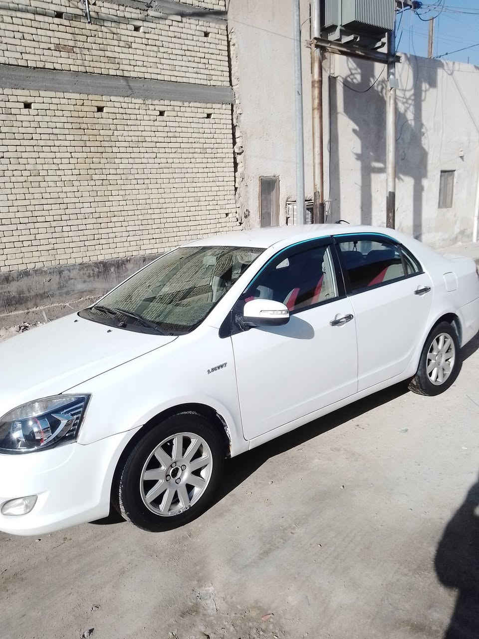 جيلي موبل 2013 للبيع  مكينه كورلا نحله 1800 گير عادي سنويه لل 27 مكفوله من الضربه والصبغ والتبديل ما عده لگاط زنجار مكاني بصره ابو السنويه بالبصره السعر 54 للأستفسار ***********
