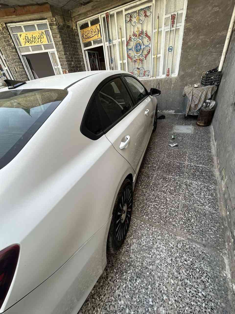 السلام عليكم سيارة للبيع ورد امريكي محرك ألفين دوش سعر ١٢٠ و كلشي موضح بل سونار الصور مكاني بغداد مقابيل باب قاعدة الرشاد ***********
