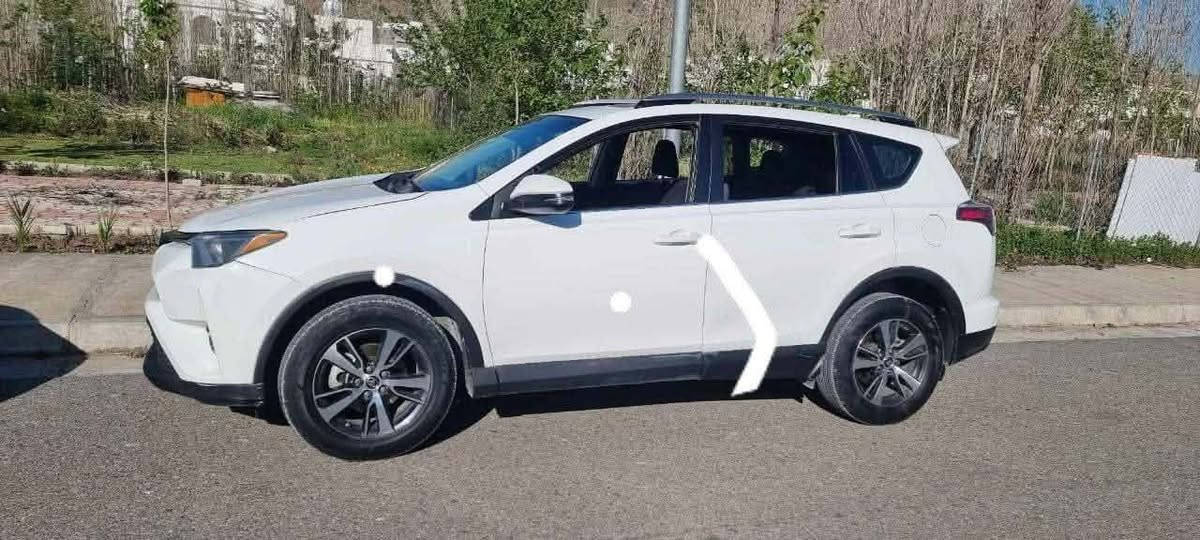 RAV4 2018   XLE   سعر165ورقە
راف4 ، موديل2018، مواسفات Xle ، بصمە و شغال و فتحە فول ، بيها 2قطعە صبغ بدون دواخل بدون ايرباك ، تحويل وكالة شرط ،ماشي98ميل، مکان اربیل خلیفان سعر165ورقە
ر.م/***********
